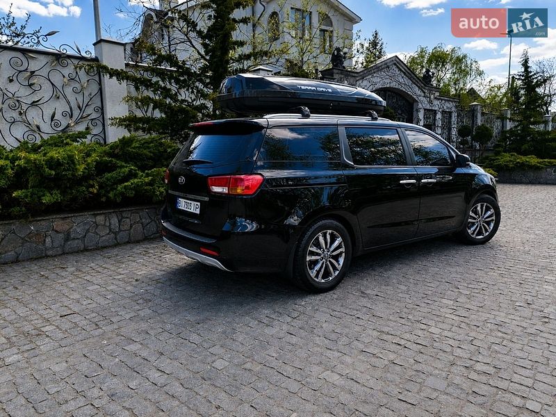 Минивэн Kia Carnival 2014 в Полтаве