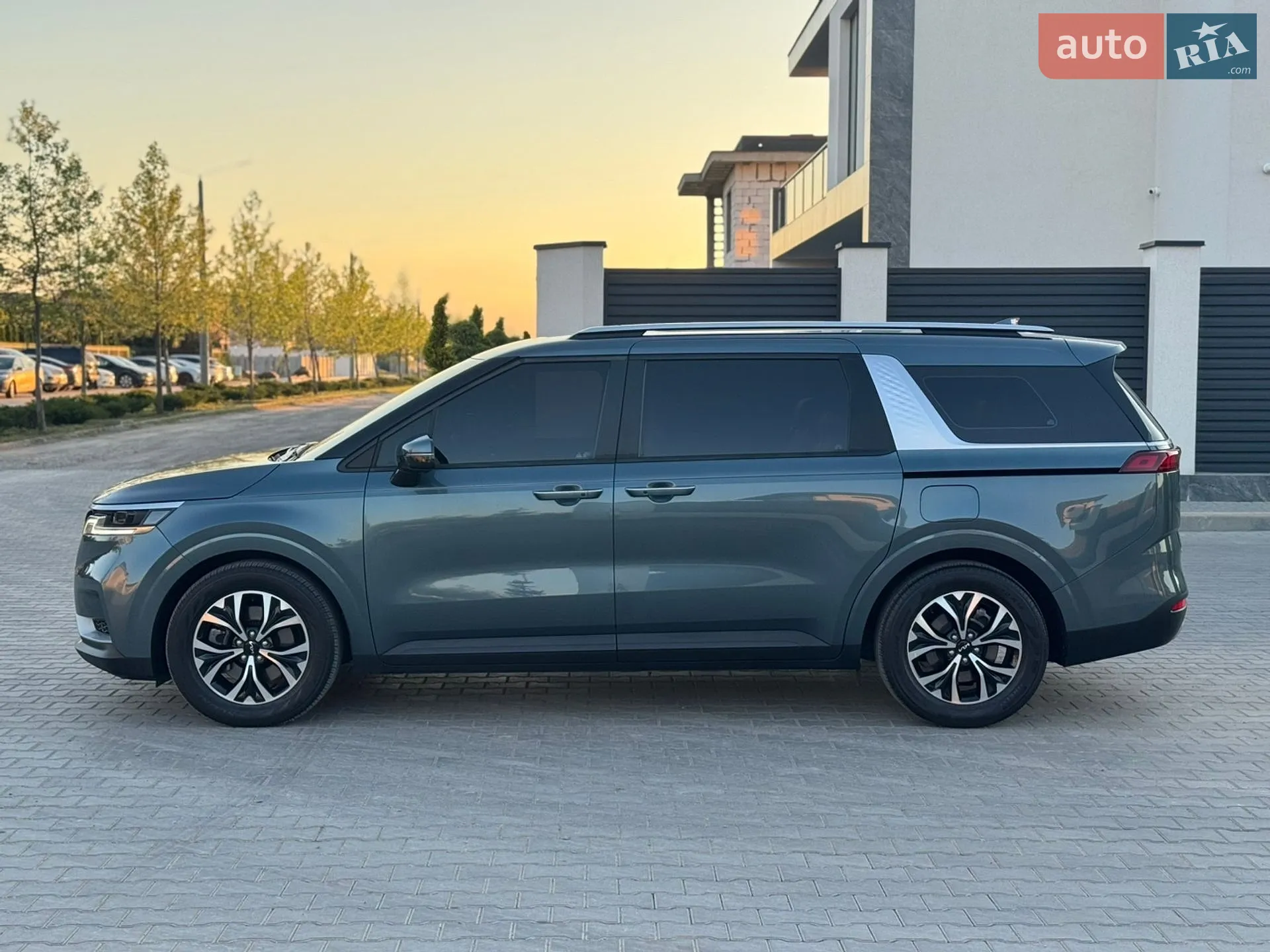 2021 Kia Carnival - мініатюра 2