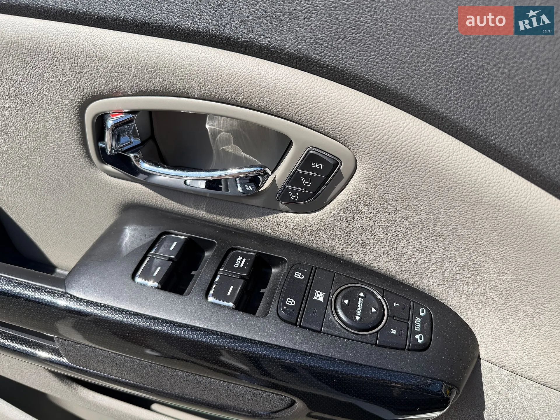 2016 Kia Carnival - мініатюра 13
