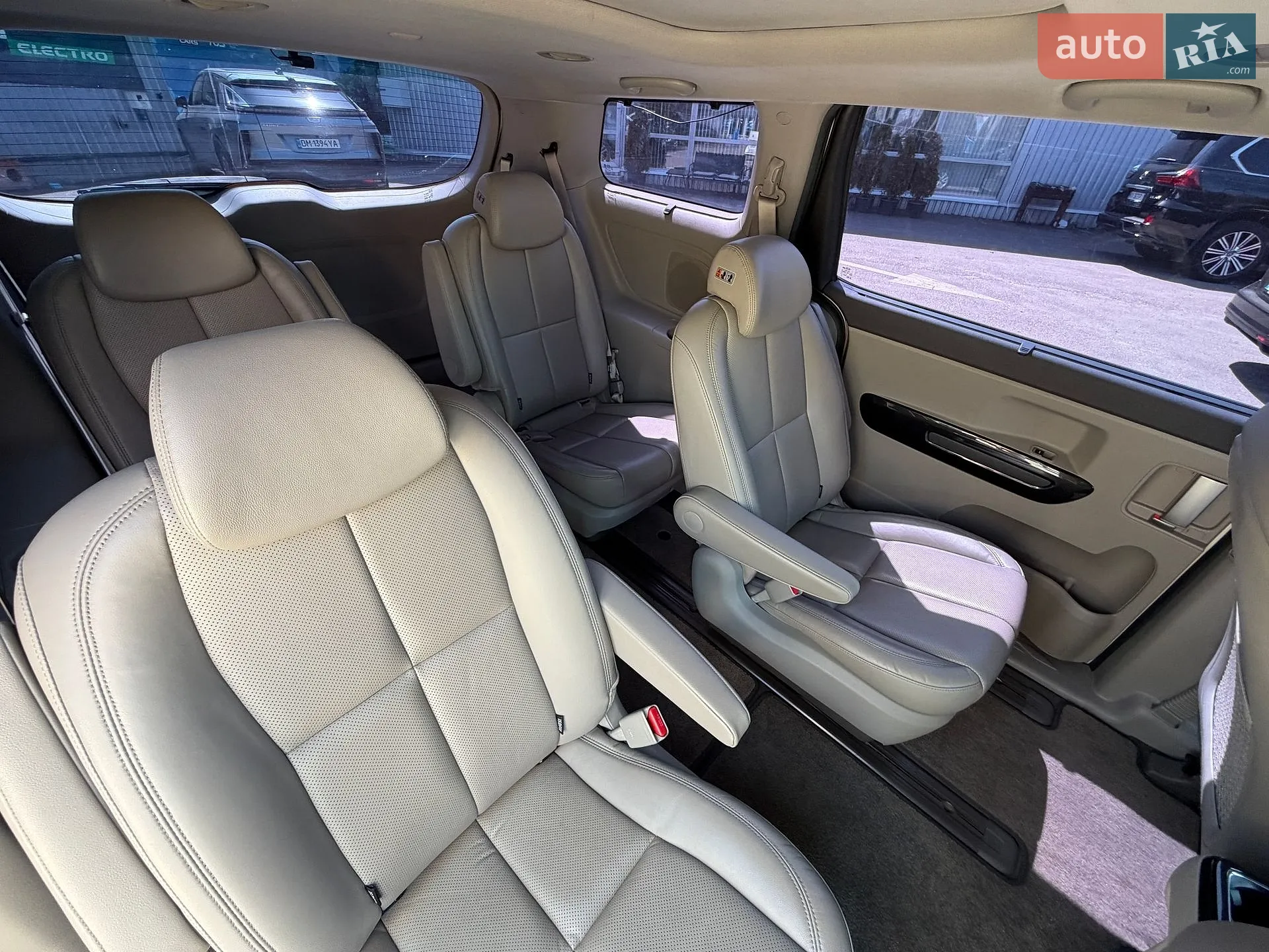2016 Kia Carnival - мініатюра 38