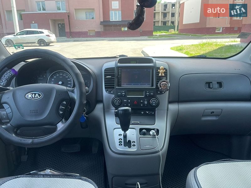 Минивэн Kia Carnival 2006 в Харькове