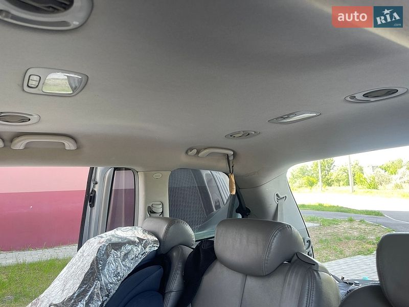 Минивэн Kia Carnival 2006 в Харькове
