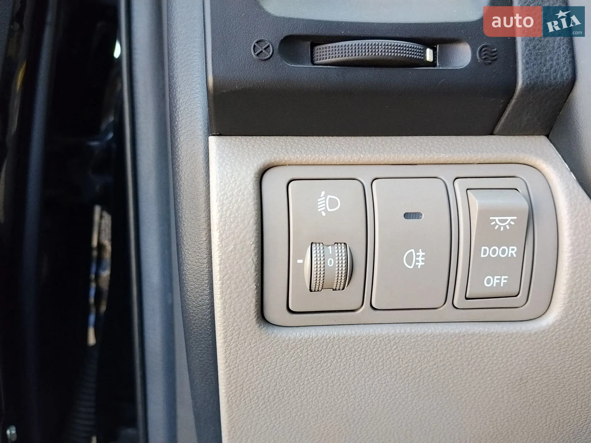 2012 Kia Carnival - мініатюра 28