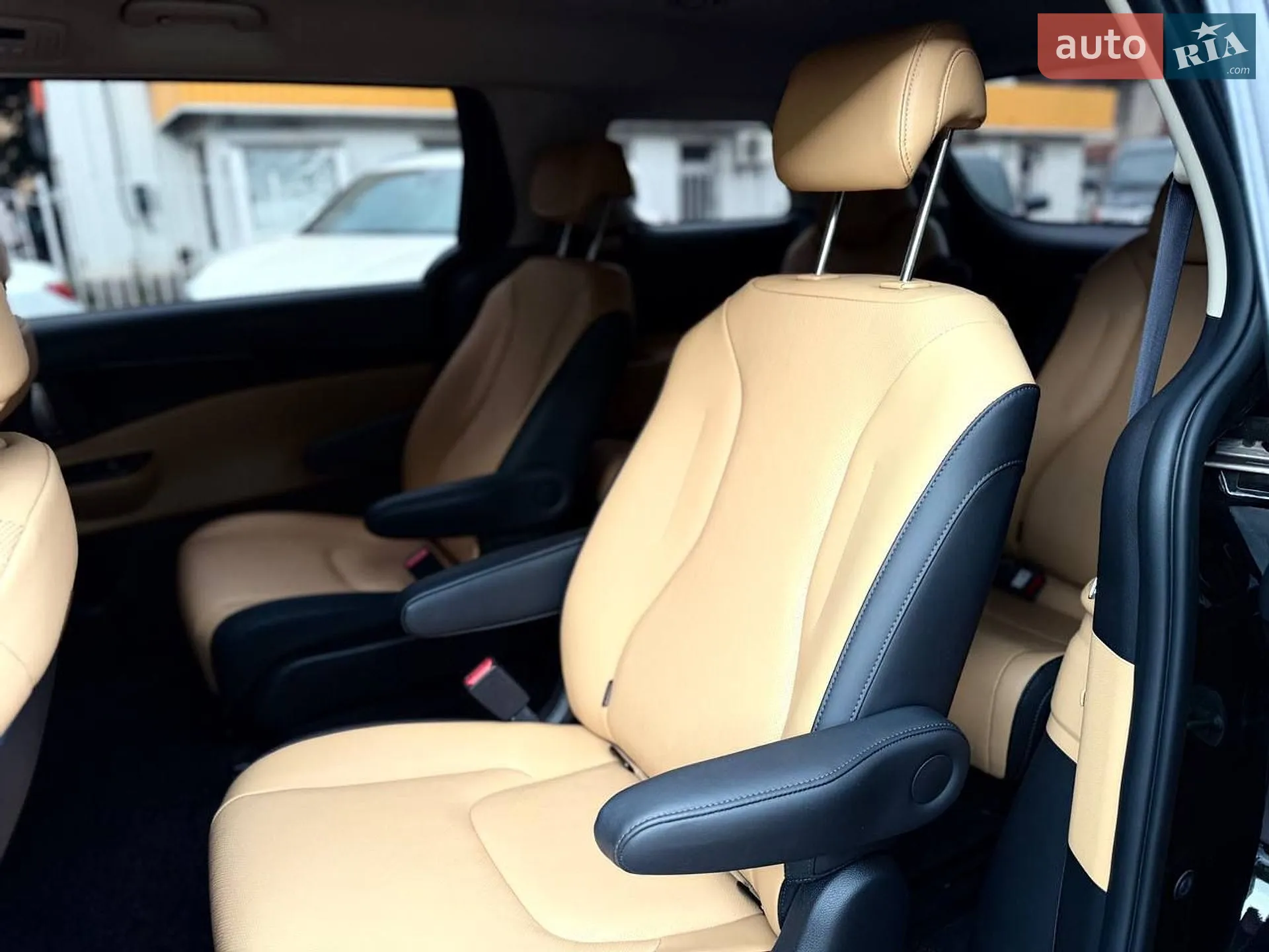 2021 Kia Carnival - мініатюра 12