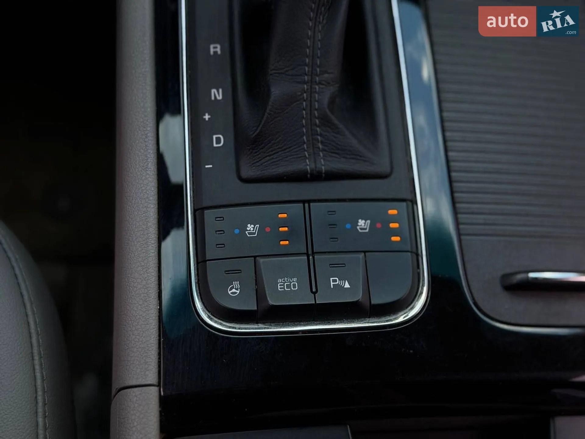 2016 Kia Carnival - мініатюра 14