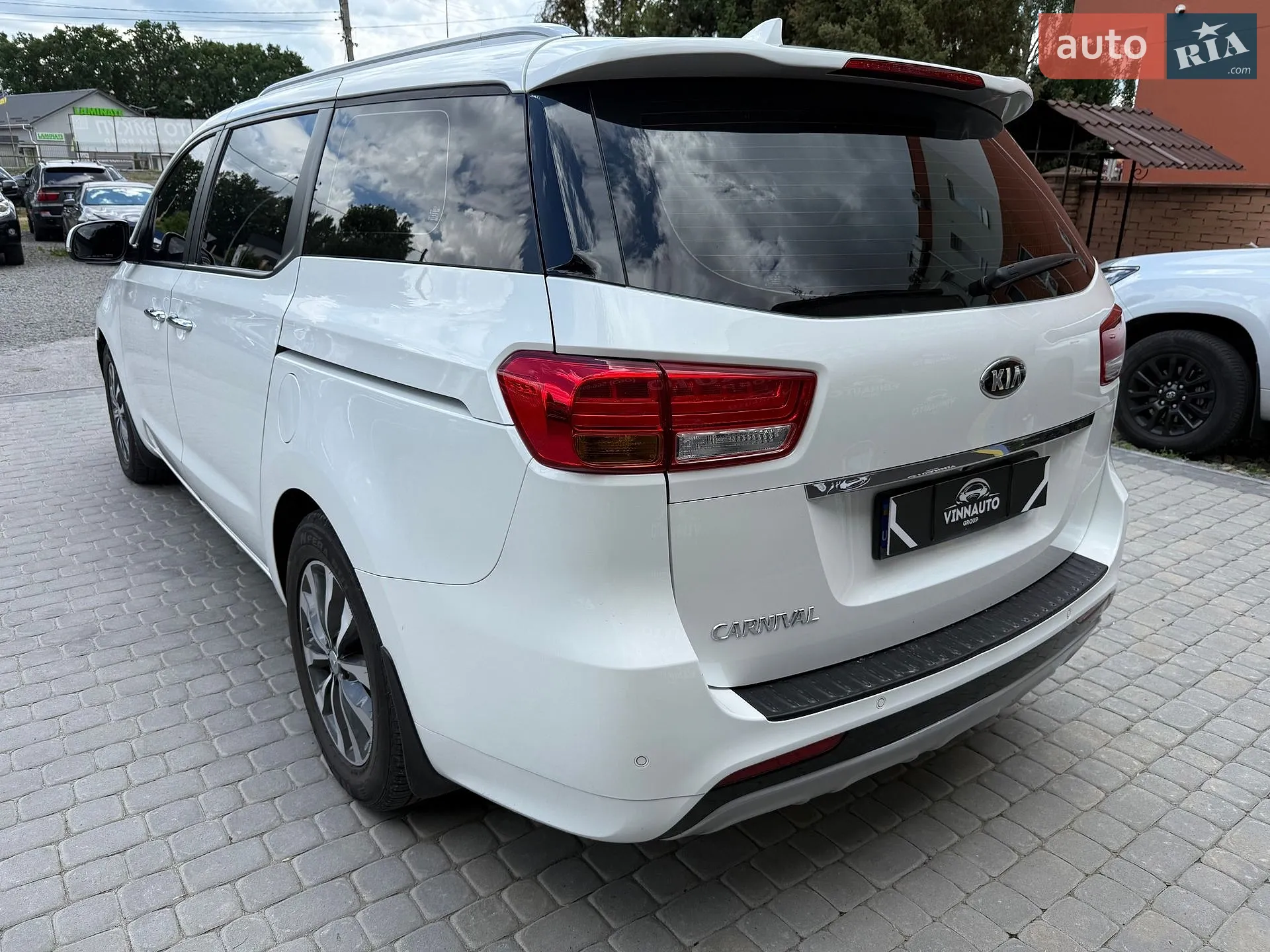 2017 Kia Carnival - мініатюра 15