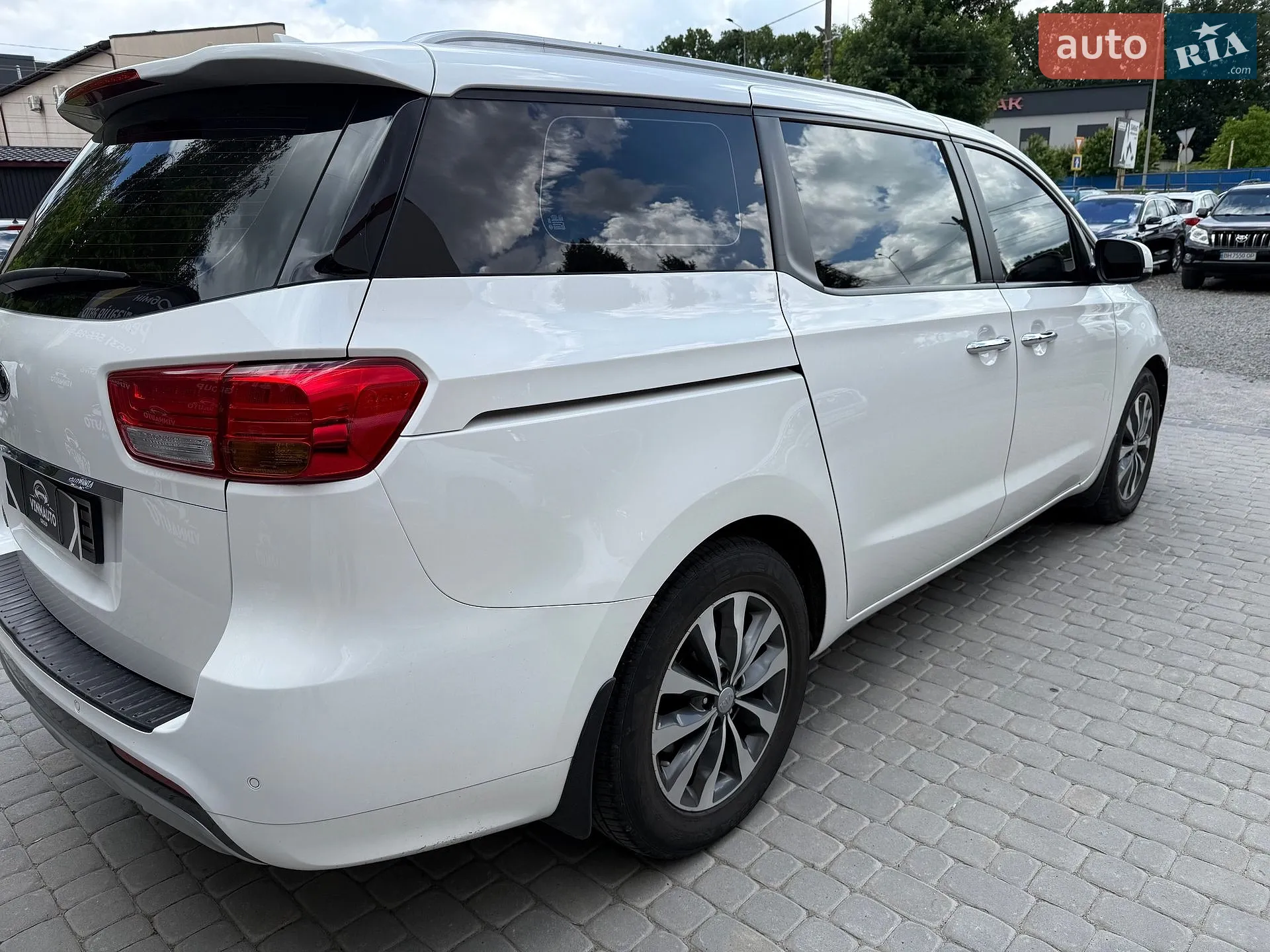 2017 Kia Carnival - мініатюра 27