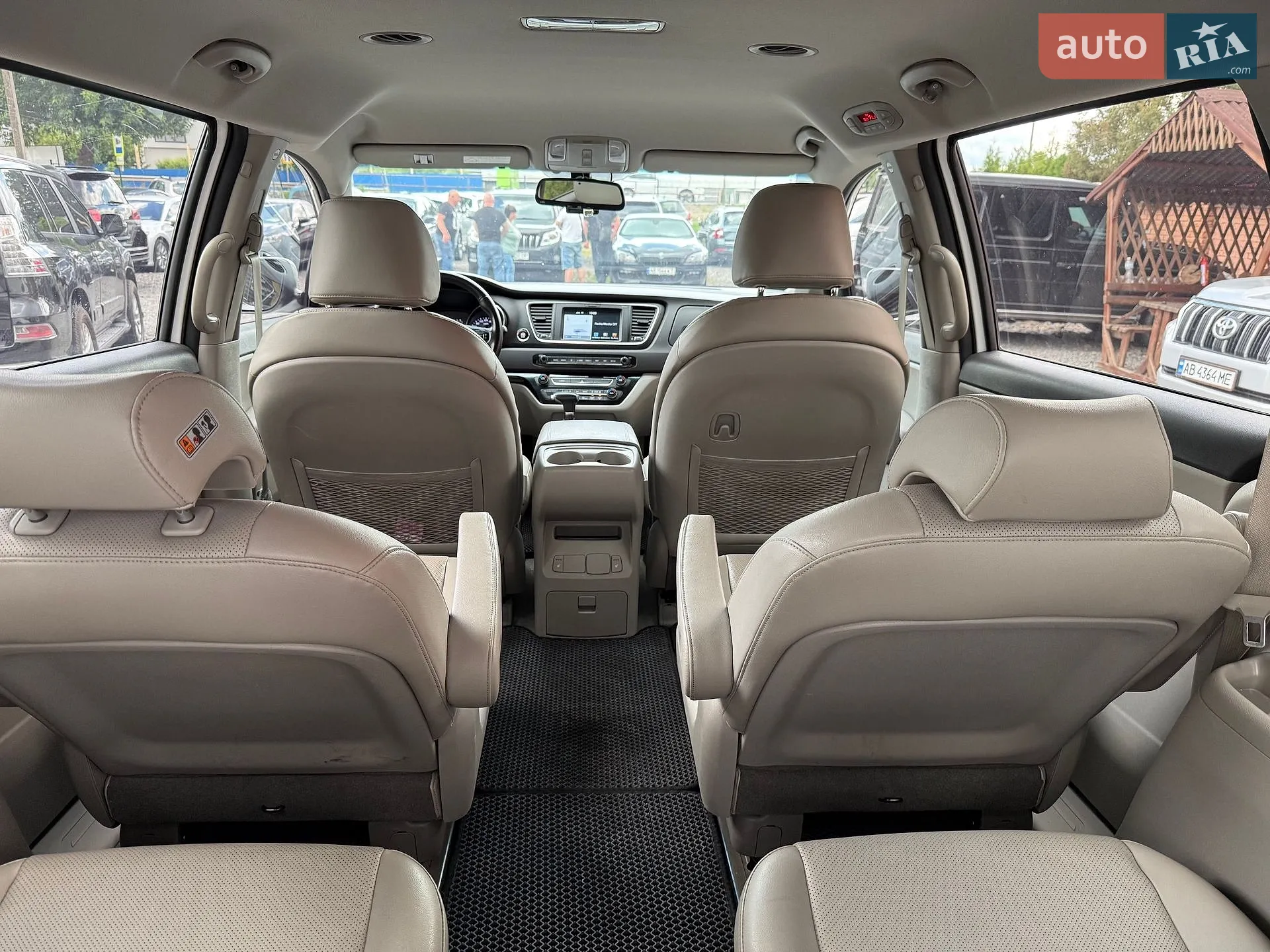 2017 Kia Carnival - мініатюра 3