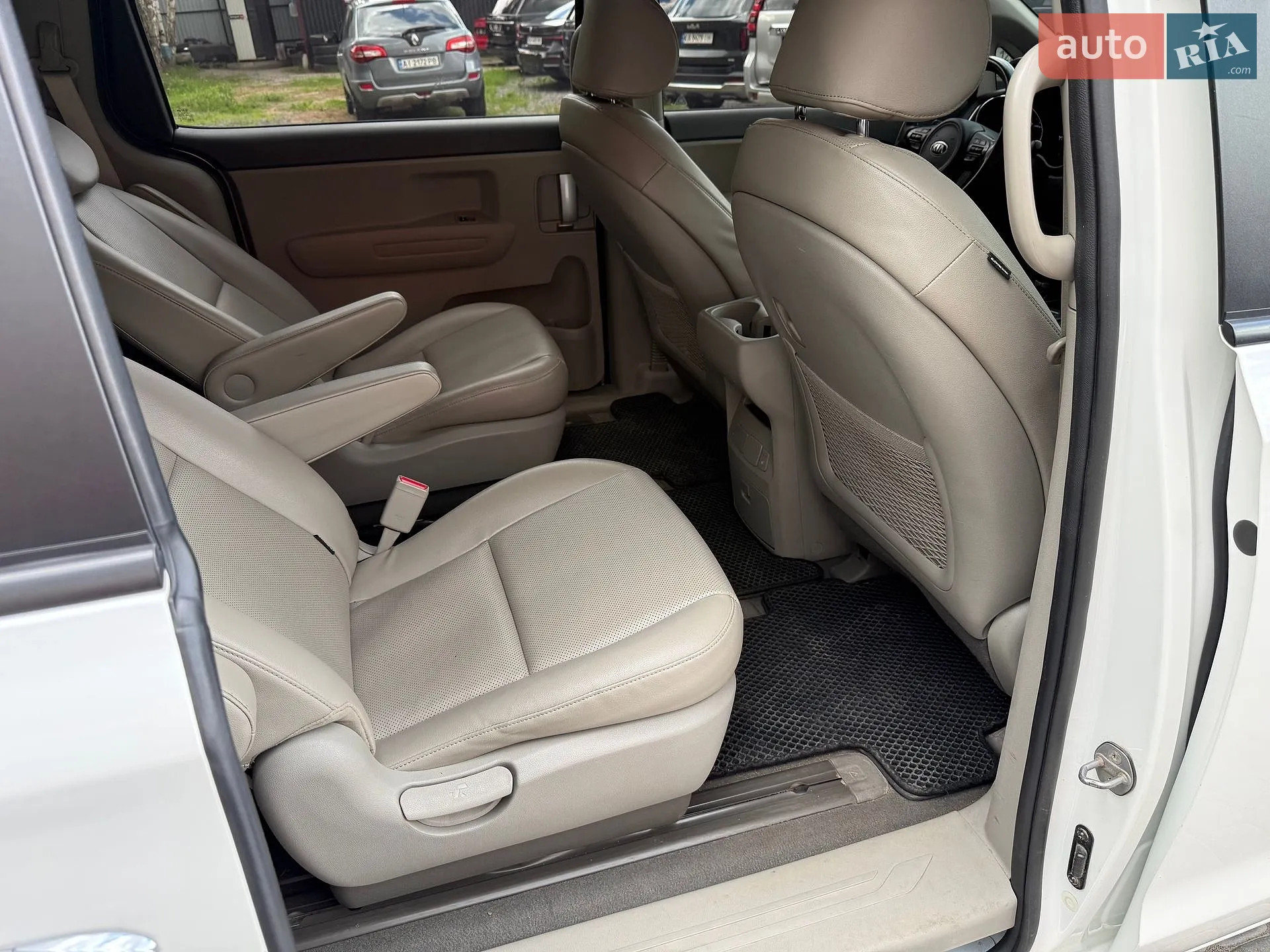 2017 Kia Carnival - мініатюра 45