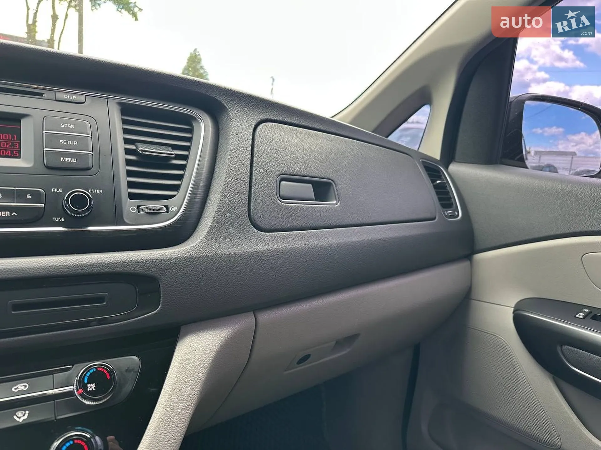 2015 Kia Carnival - мініатюра 11