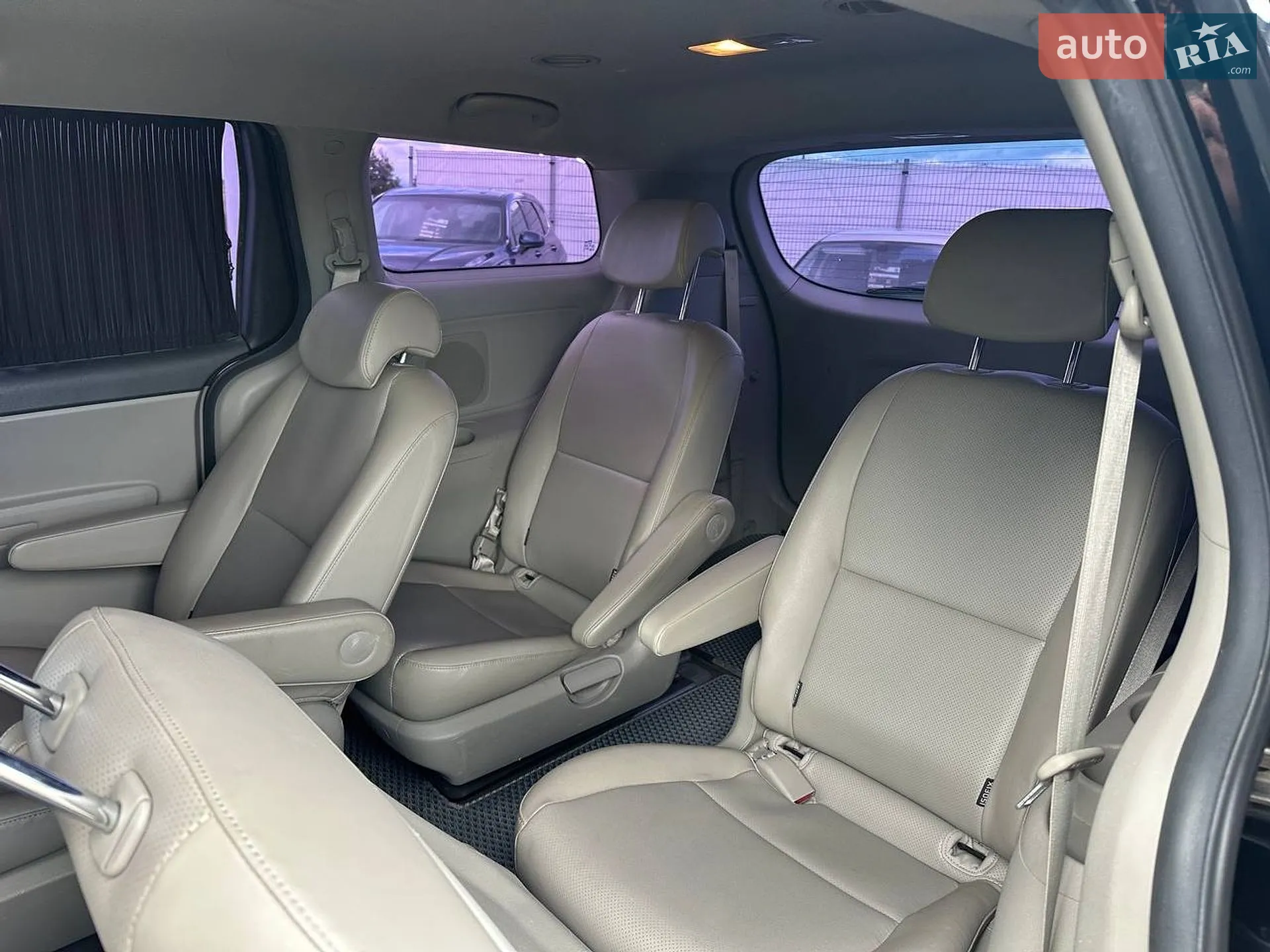 2015 Kia Carnival - мініатюра 16