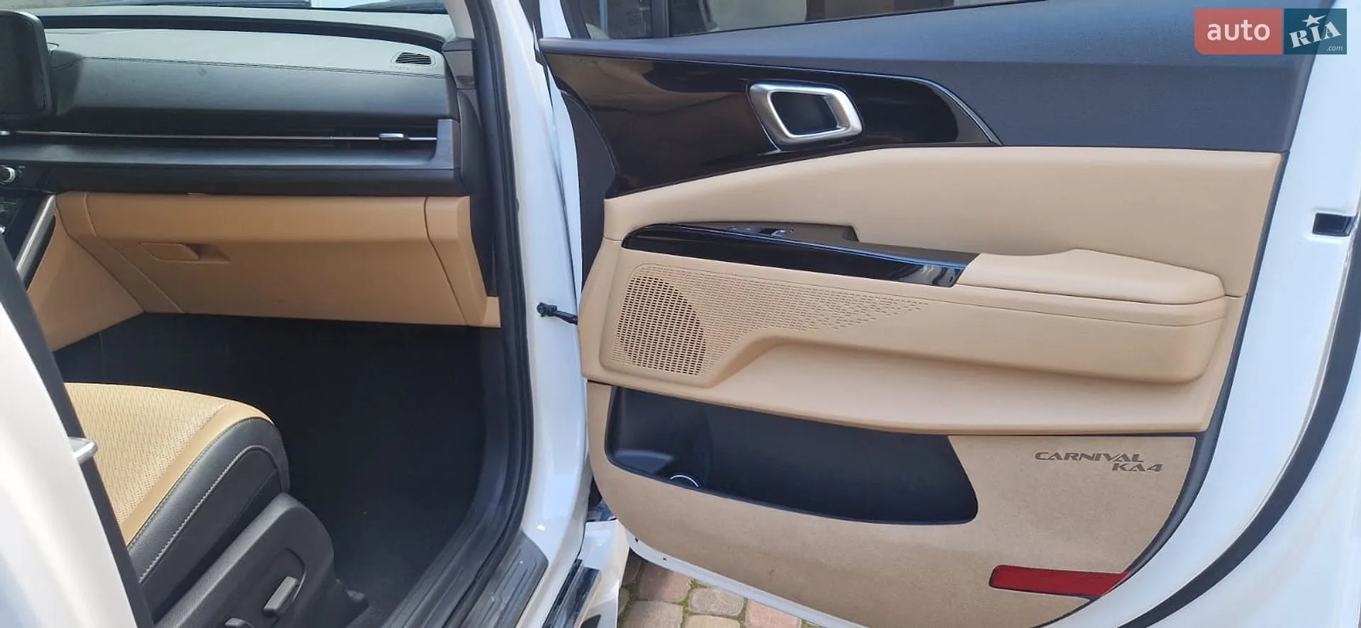 2021 Kia Carnival - мініатюра 21