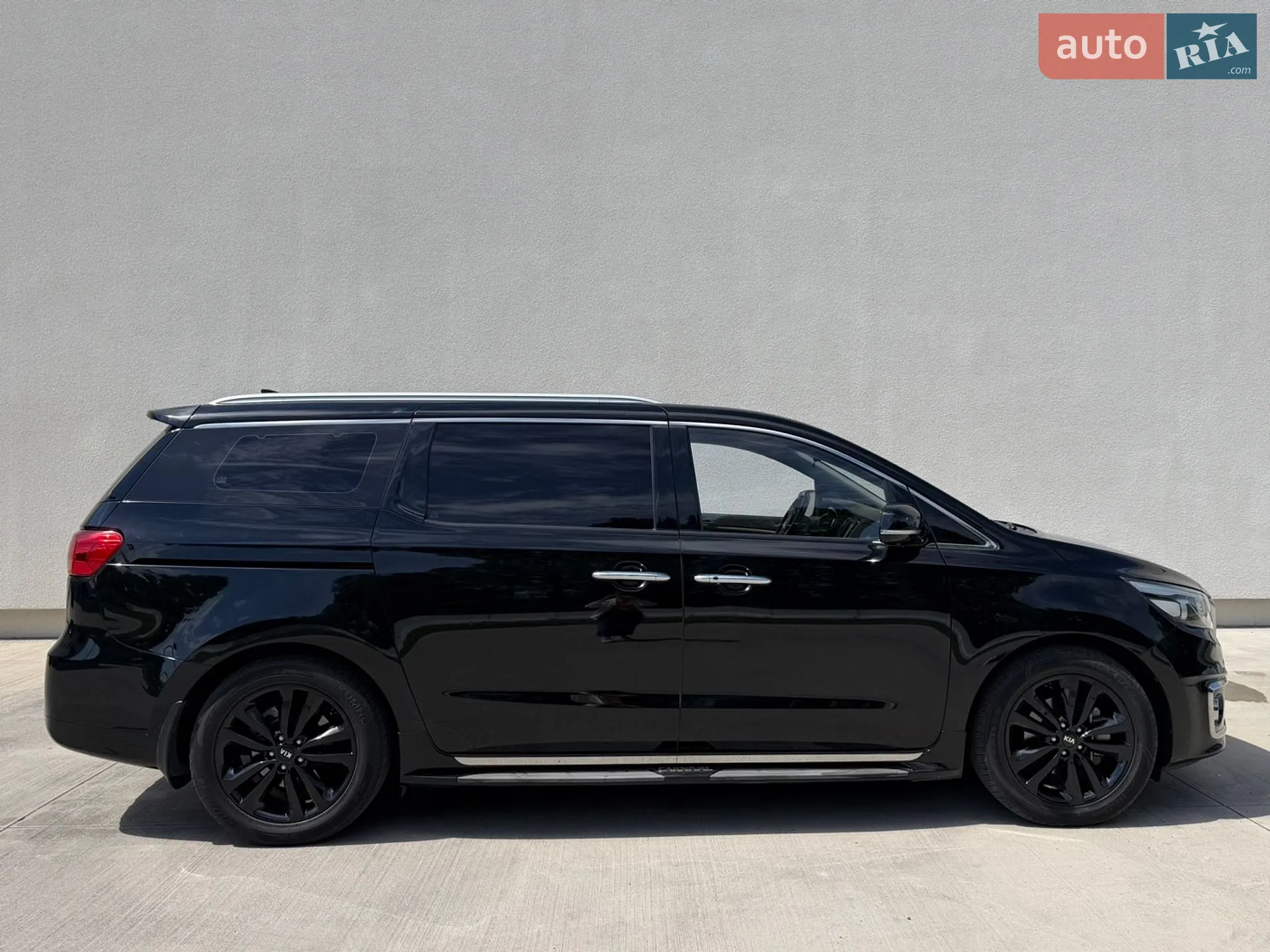 2017 Kia Carnival - мініатюра 12