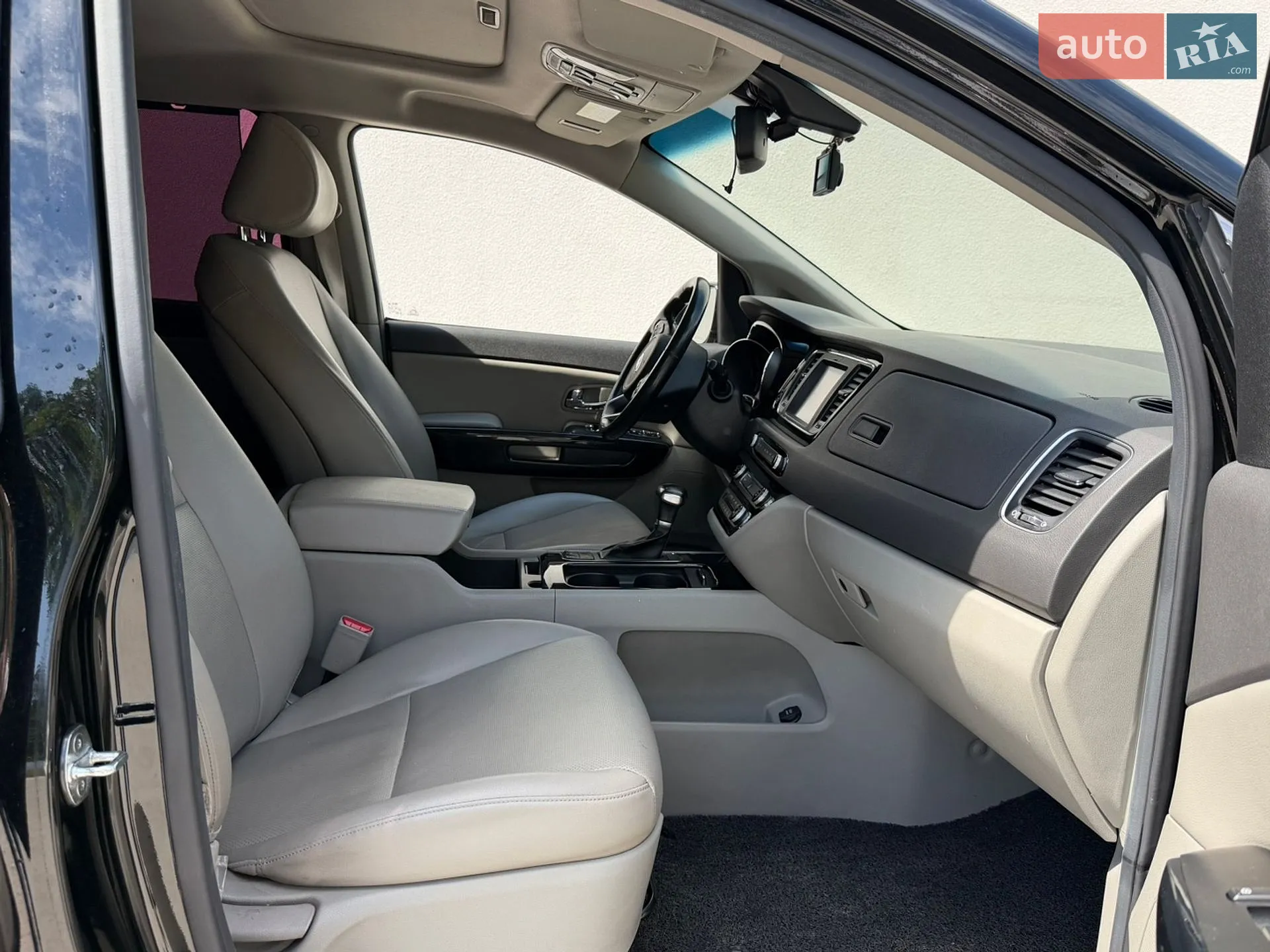 2017 Kia Carnival - мініатюра 36
