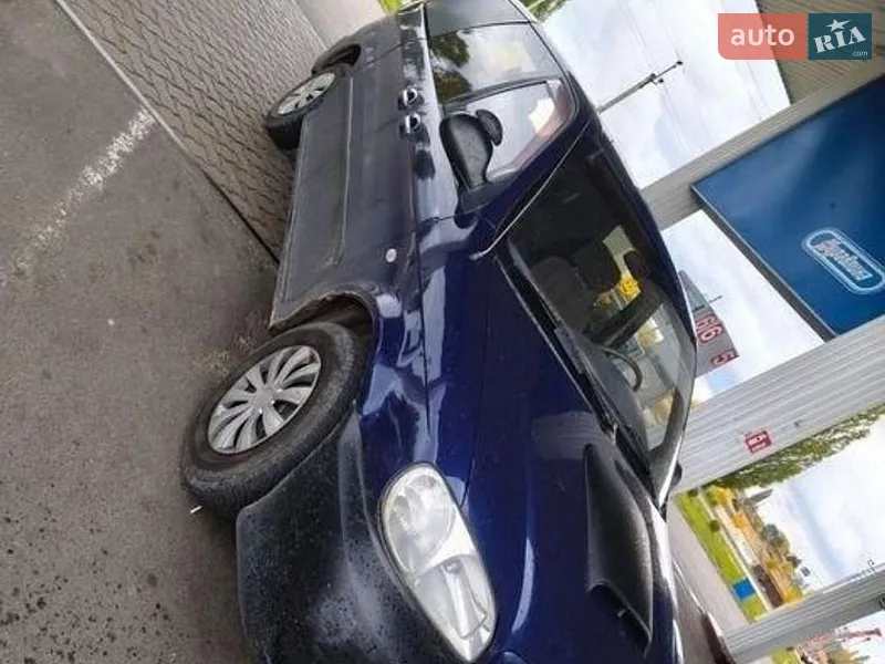 Kia Carnival 2000