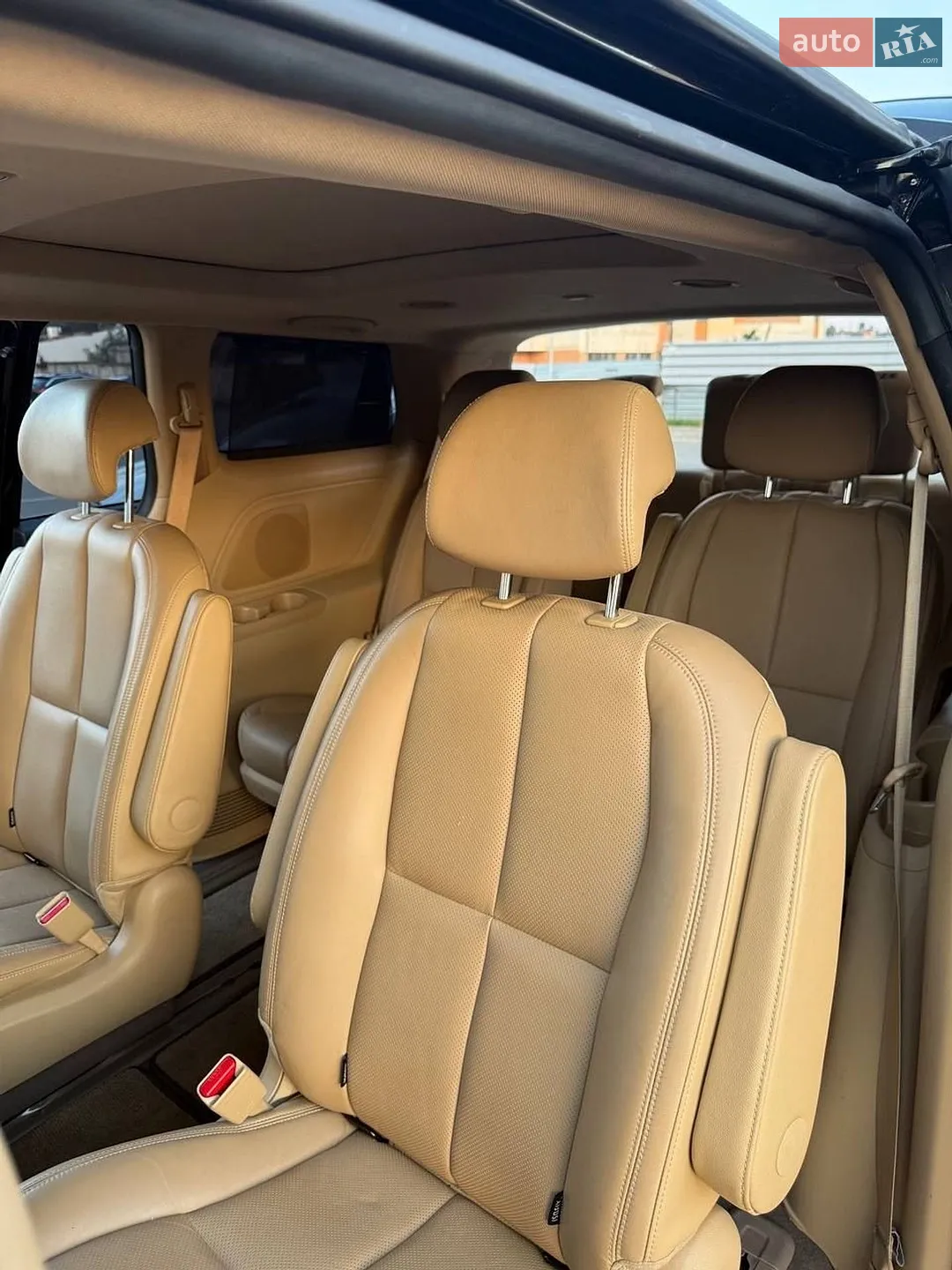 2016 Kia Carnival - мініатюра 17