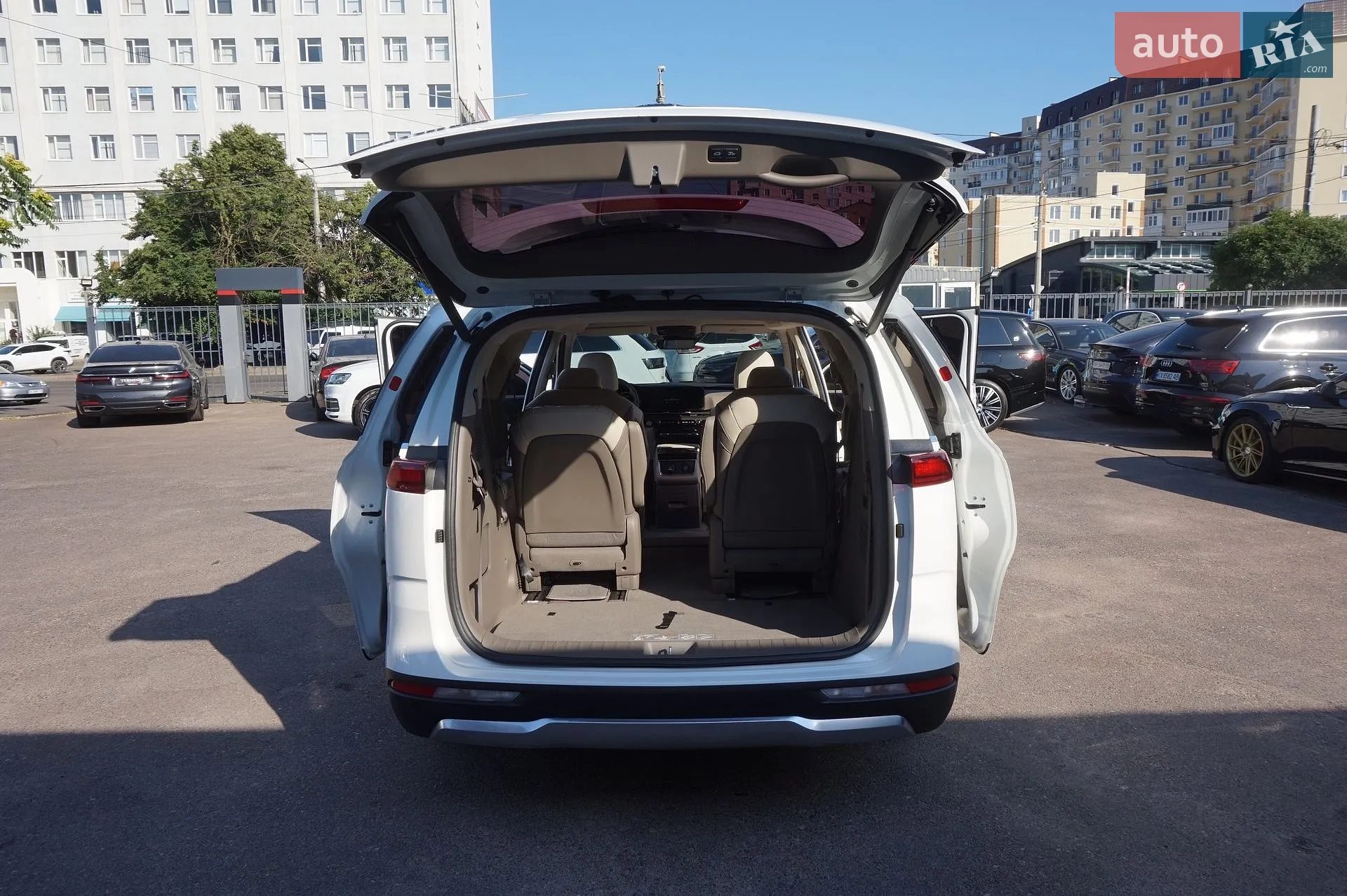 2020 Kia Carnival - мініатюра 41