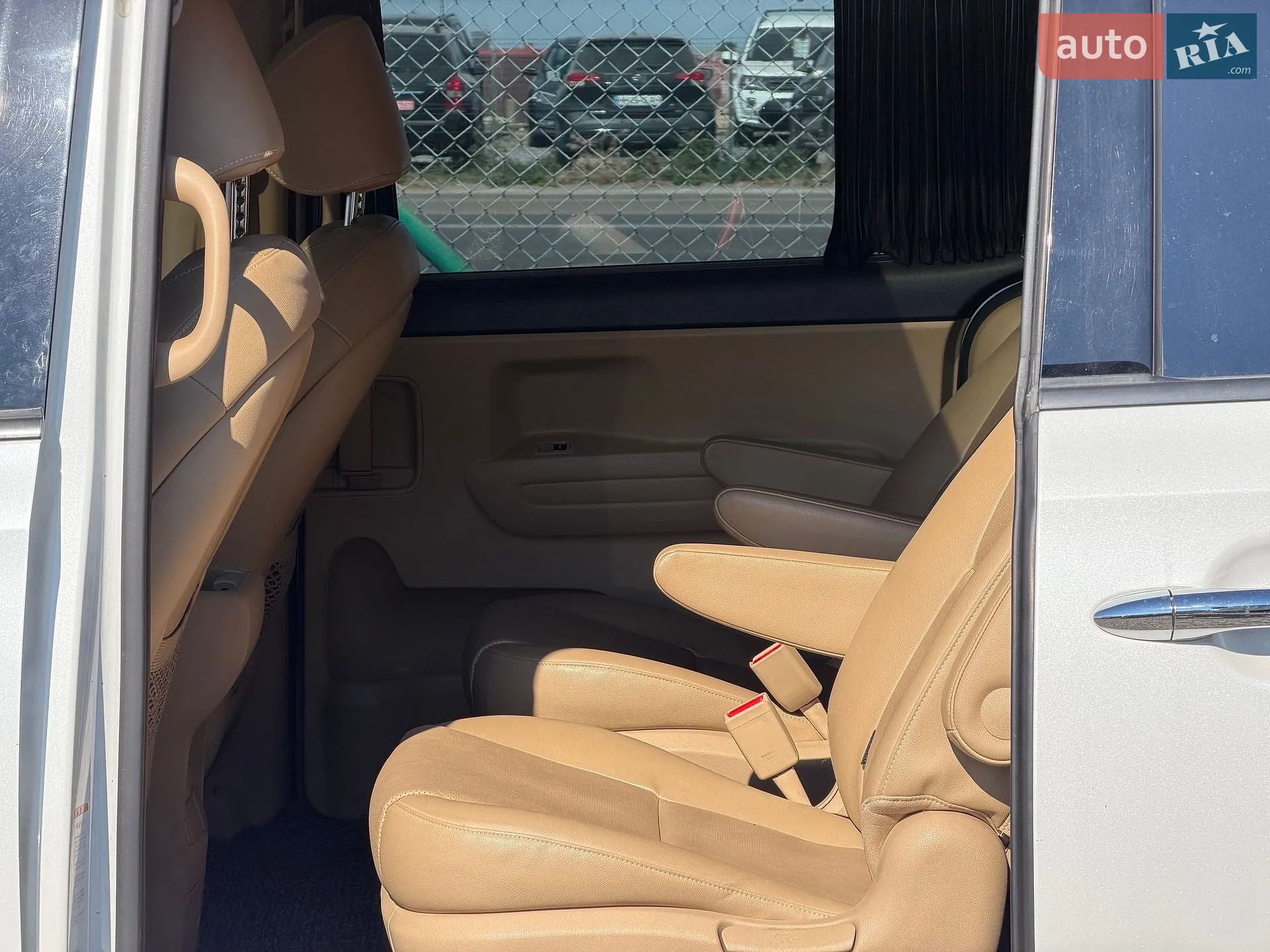 2014 Kia Carnival - мініатюра 28
