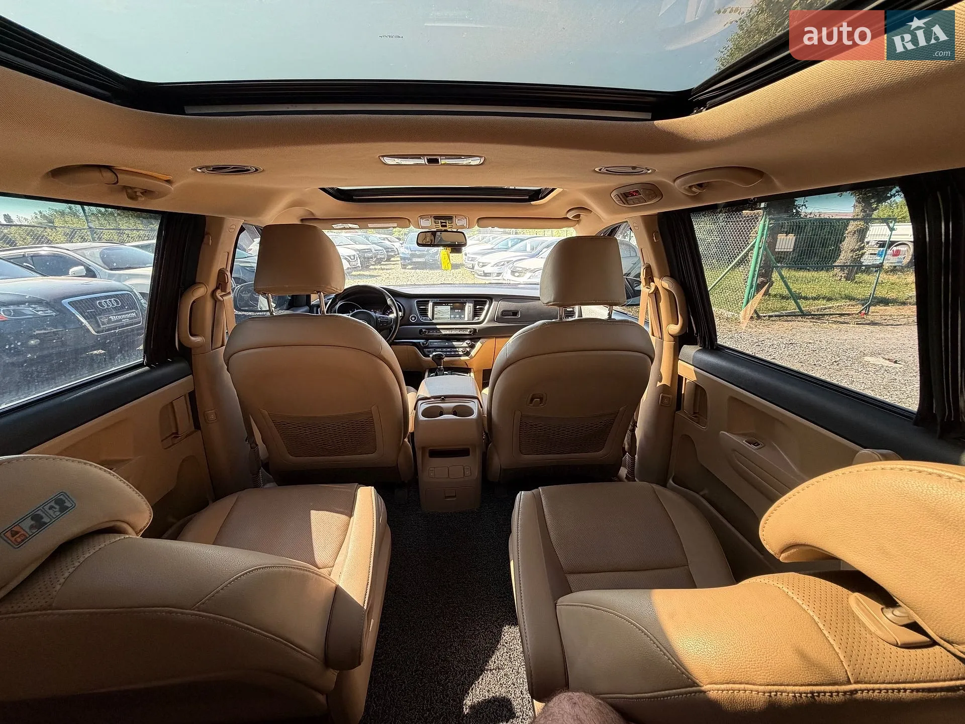 2014 Kia Carnival - мініатюра 32