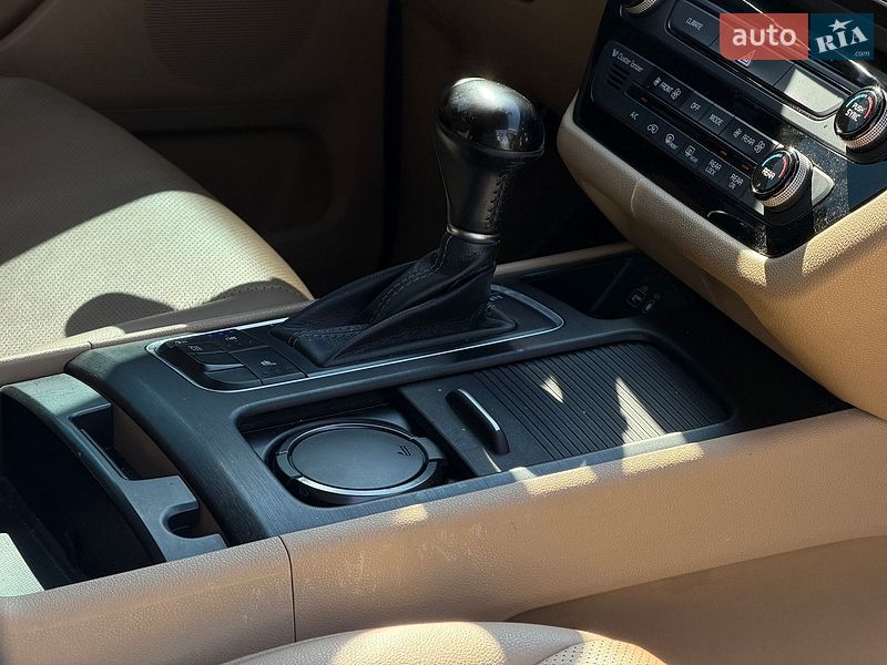 Минивэн Kia Carnival 2014 в Виннице