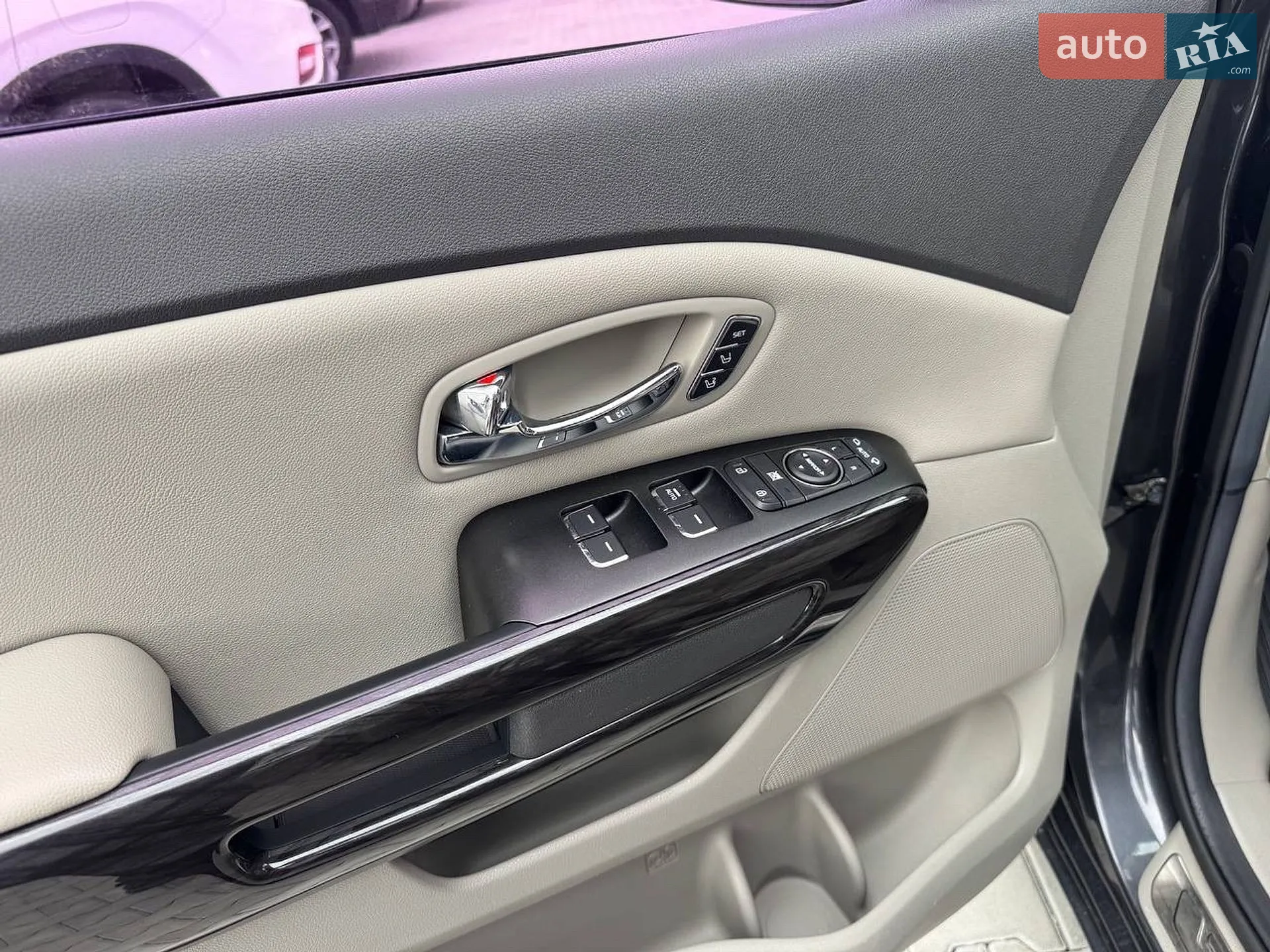 2016 Kia Carnival - мініатюра 24
