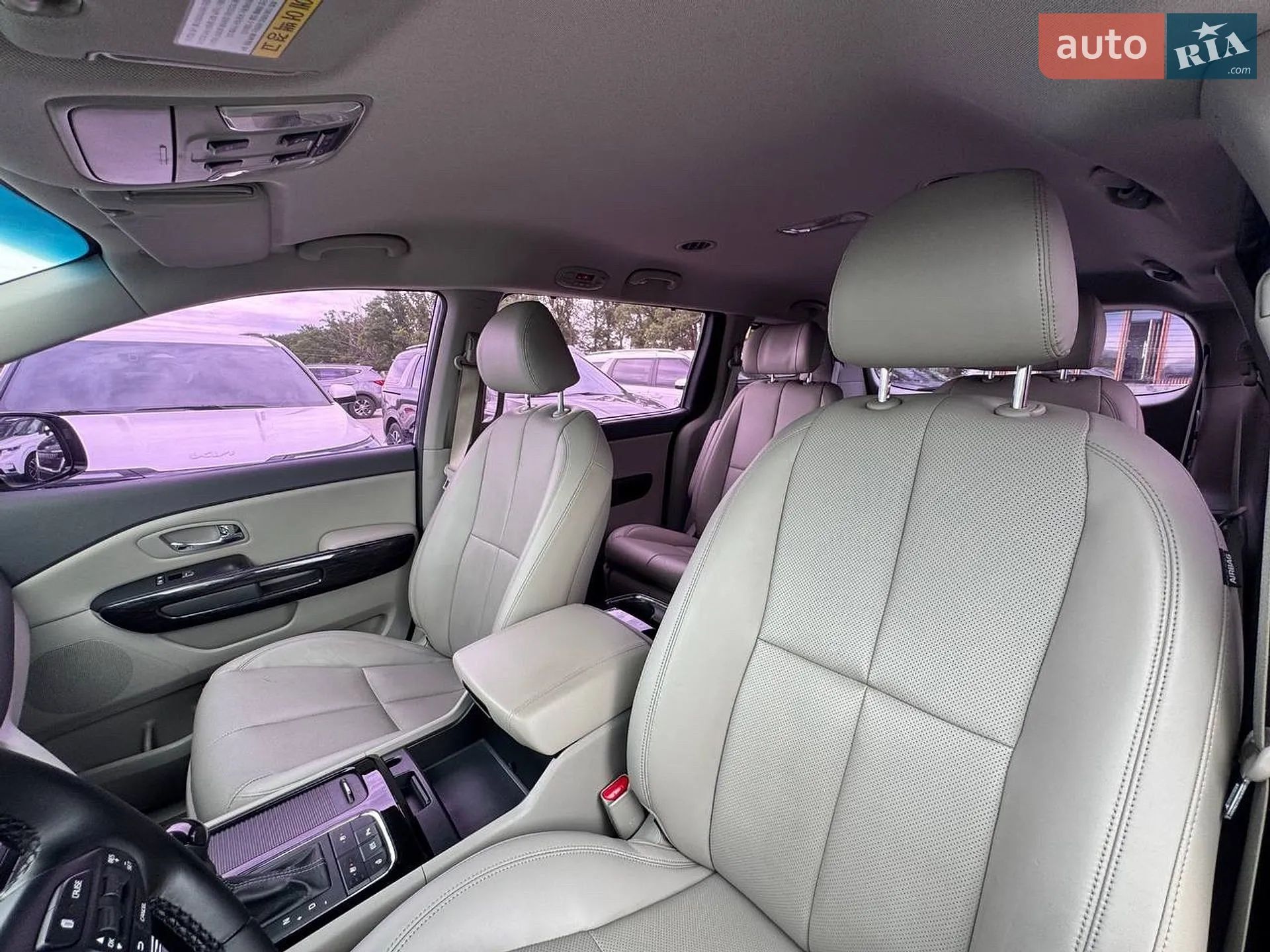 2016 Kia Carnival - мініатюра 28