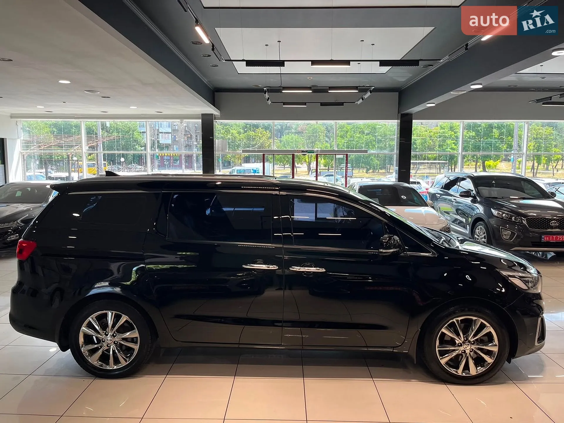 2019 Kia Carnival - мініатюра 8