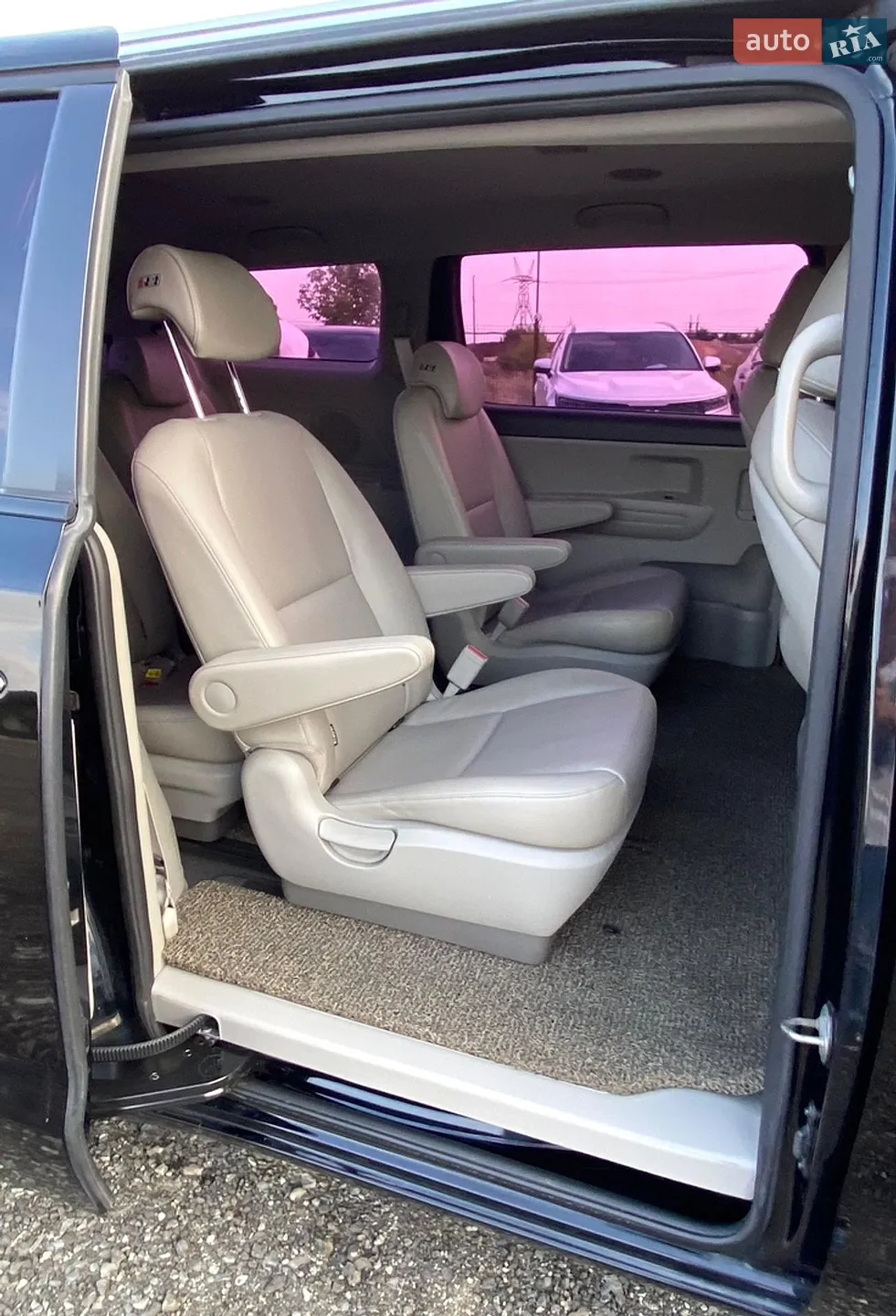 2018 Kia Carnival - мініатюра 13