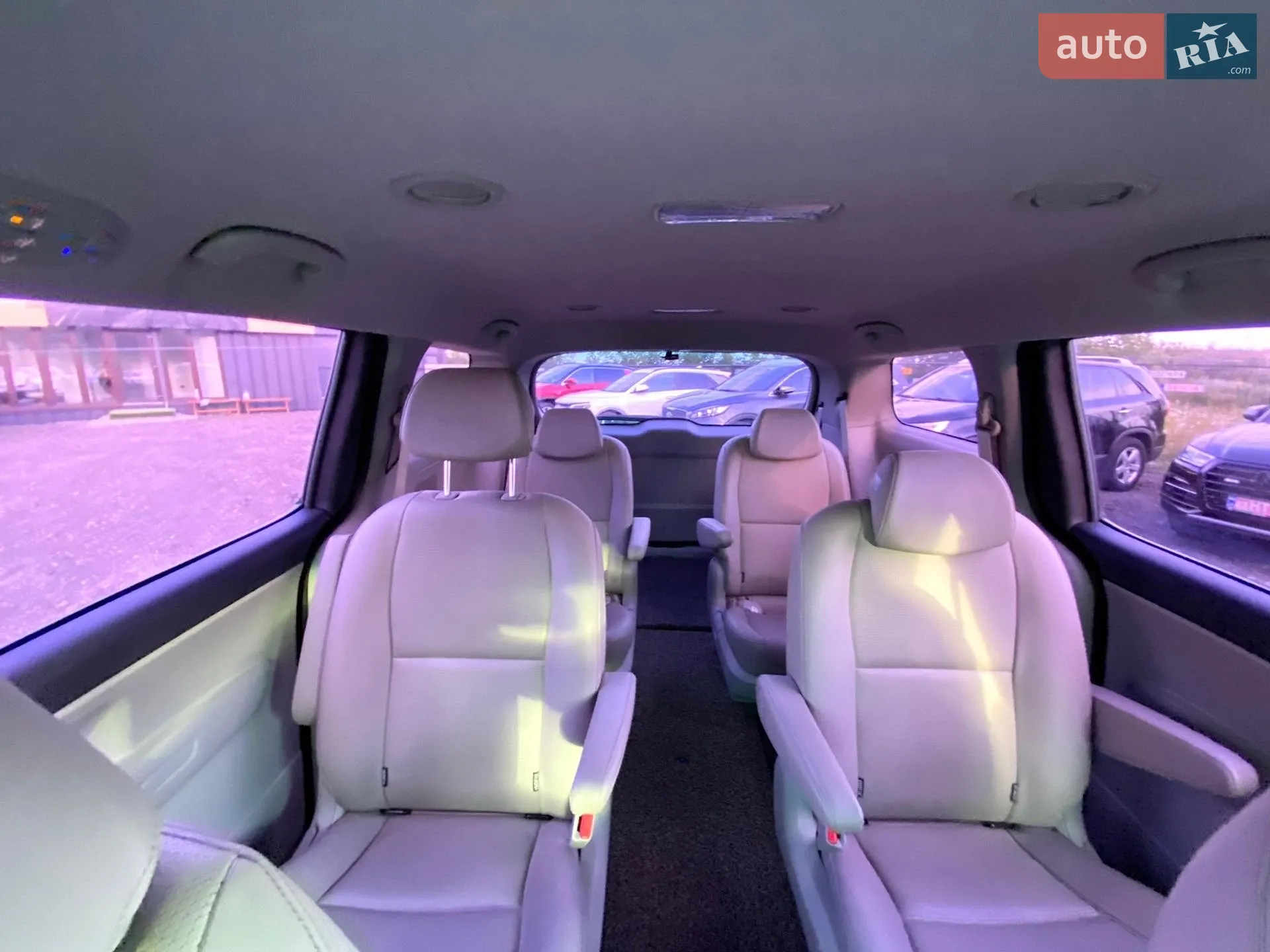 2018 Kia Carnival - мініатюра 18