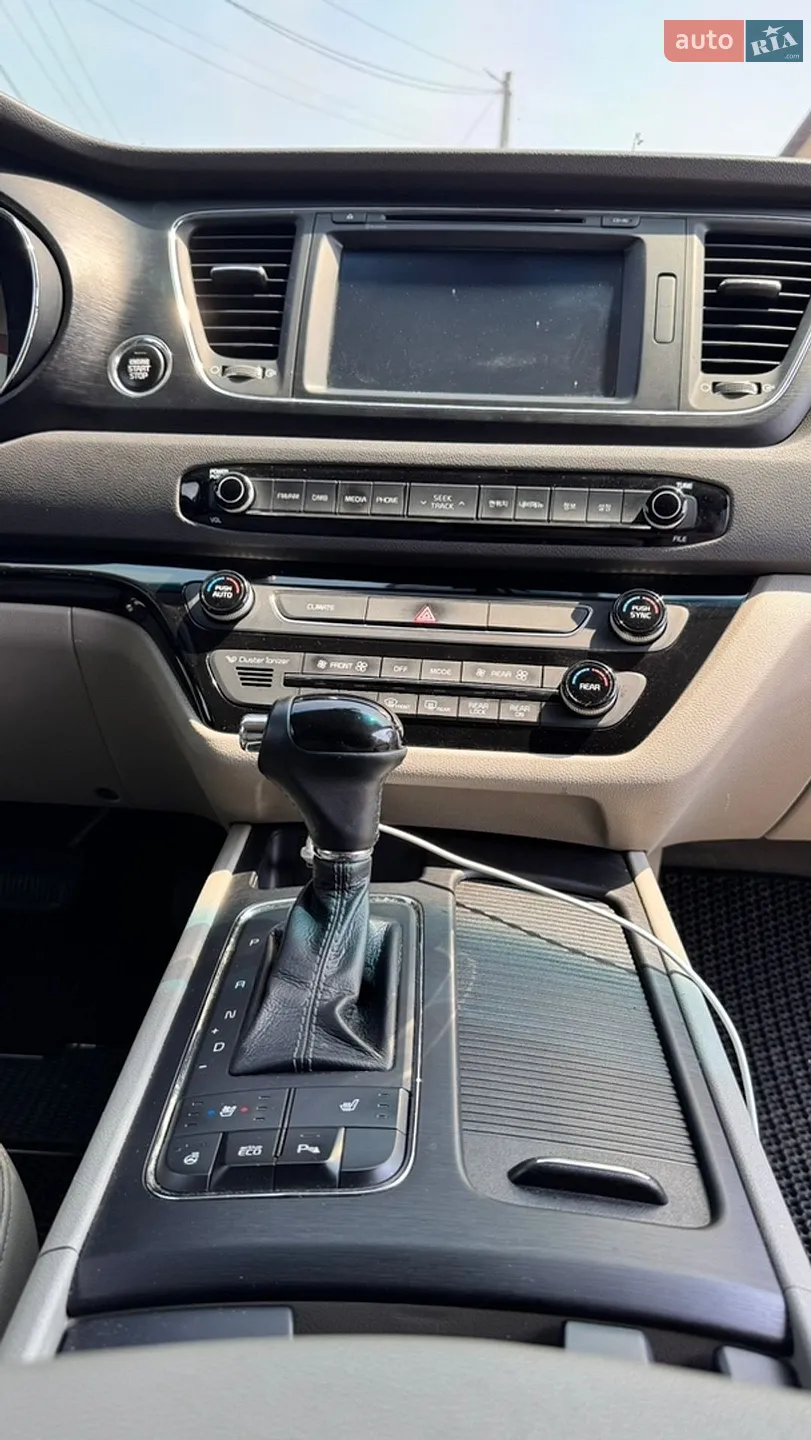 2016 Kia Carnival - мініатюра 21