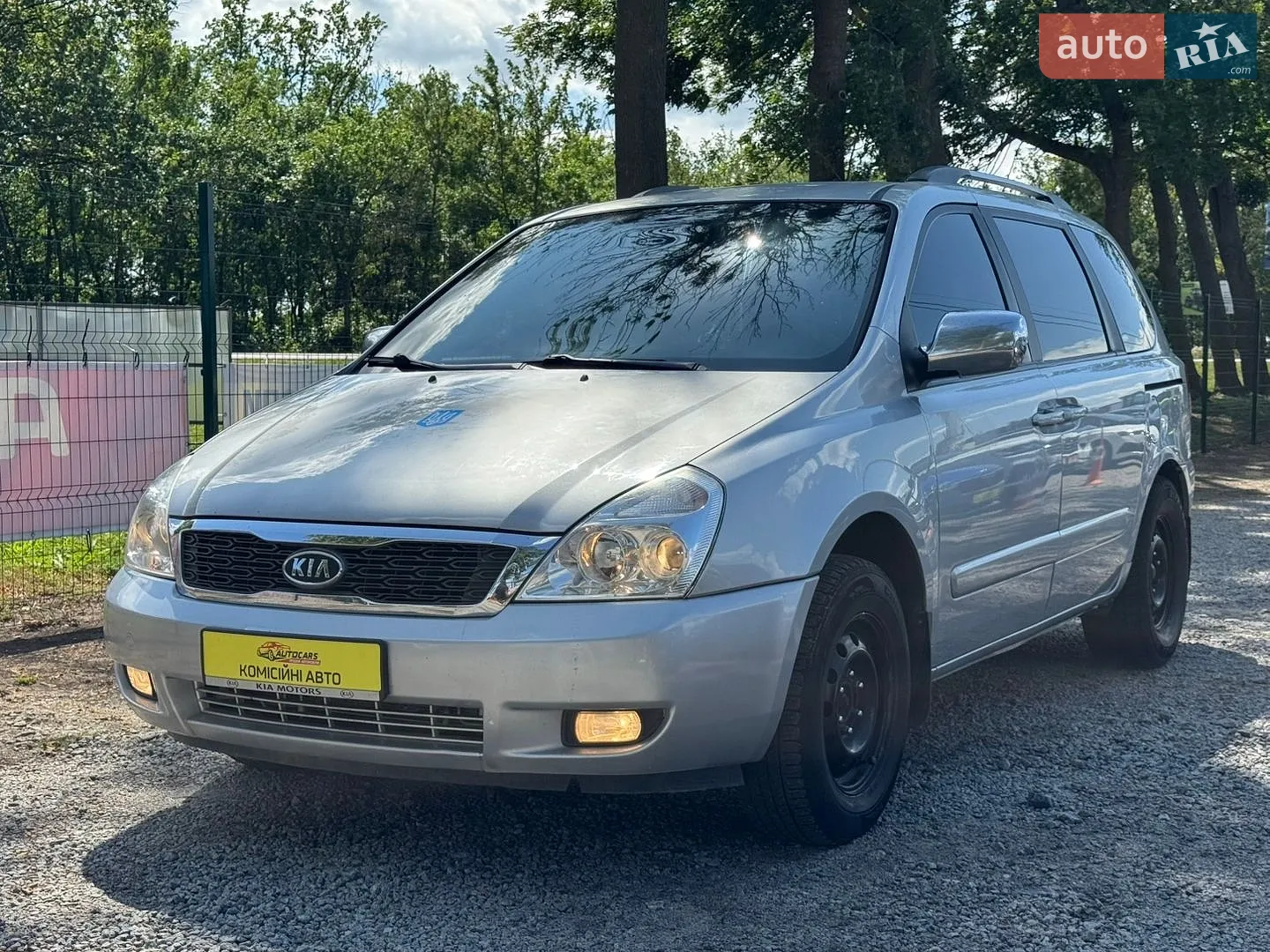 2011 Kia Carnival - фото 1