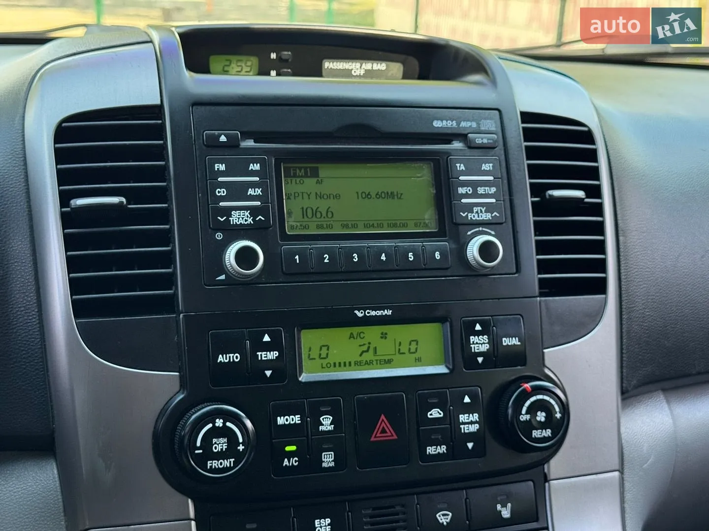 2011 Kia Carnival - мініатюра 25