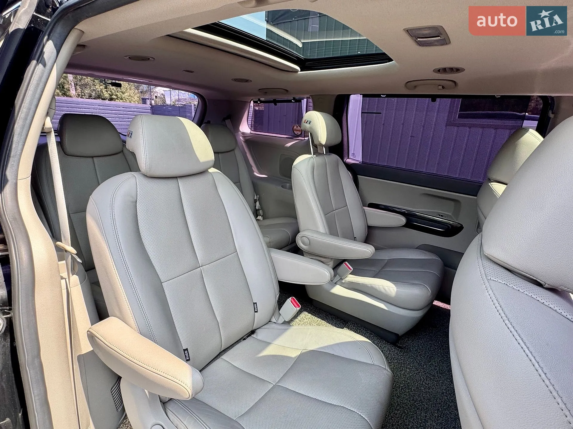 2014 Kia Carnival - мініатюра 41