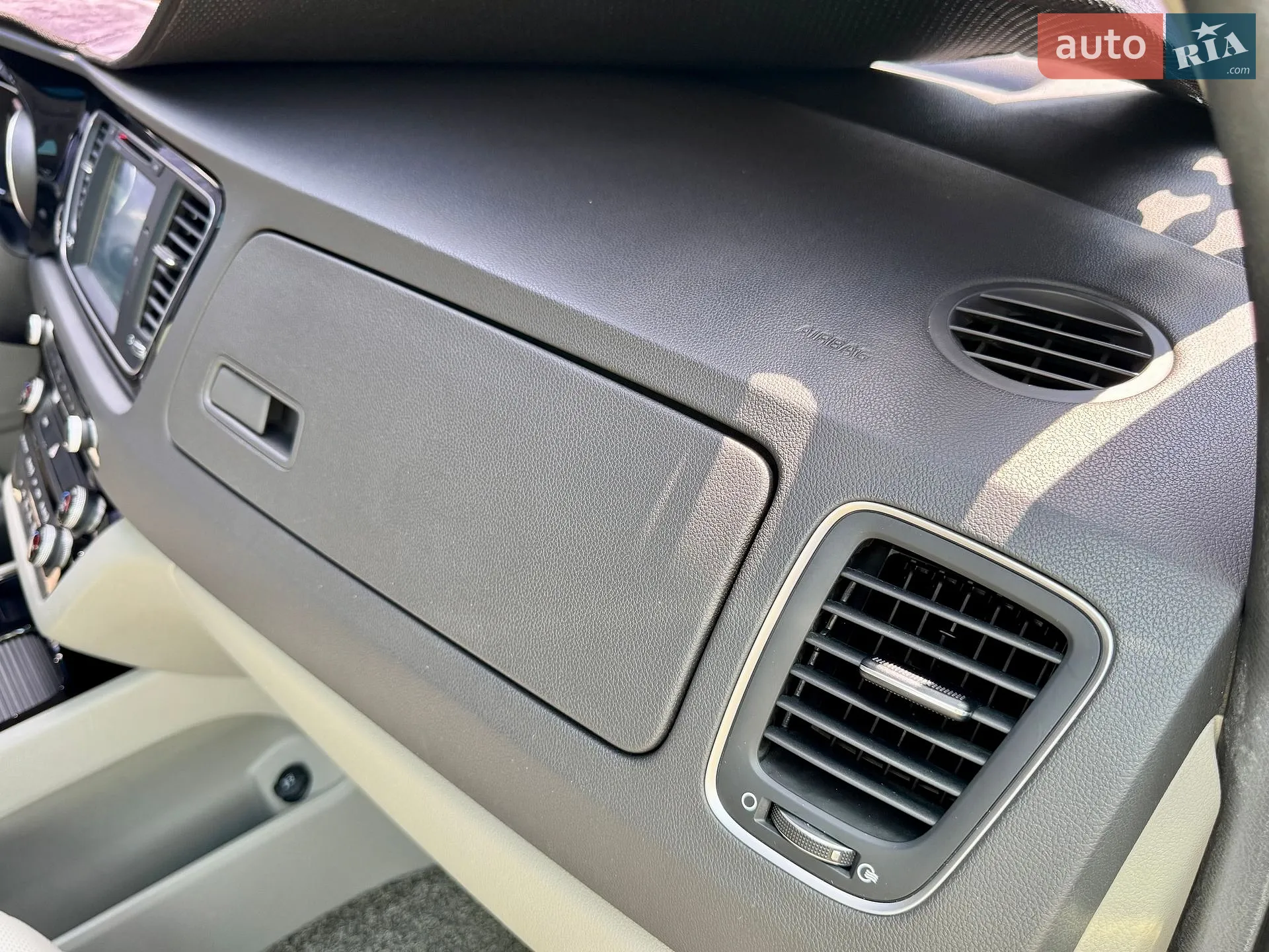 2014 Kia Carnival - мініатюра 49