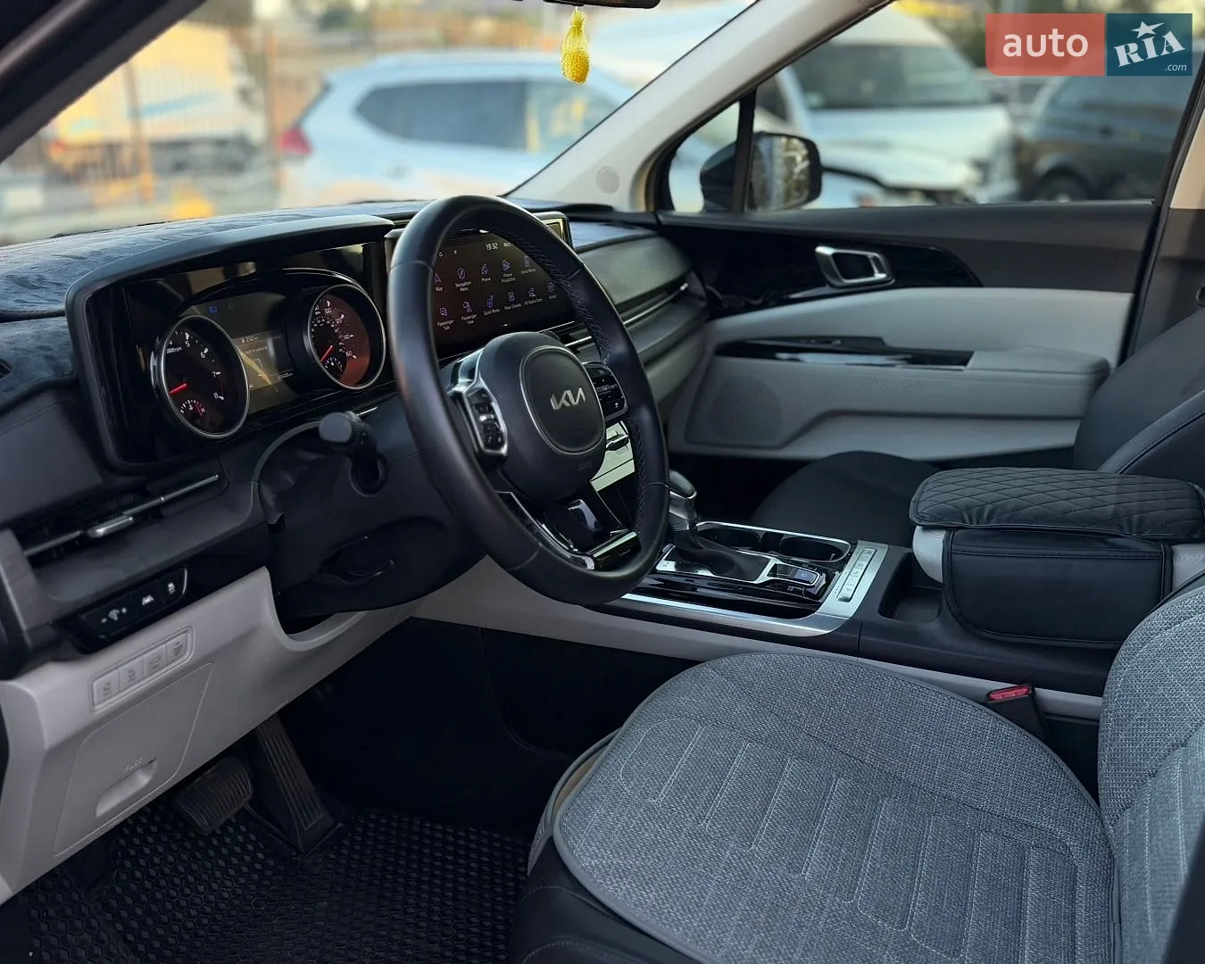 2023 Kia Carnival - мініатюра 8