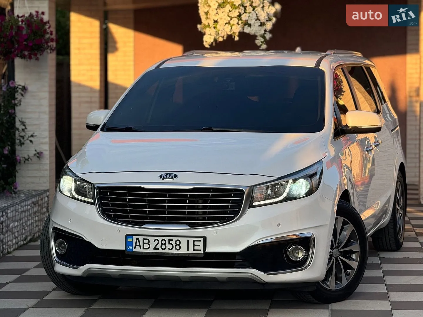 2017 Kia Carnival - фото 1