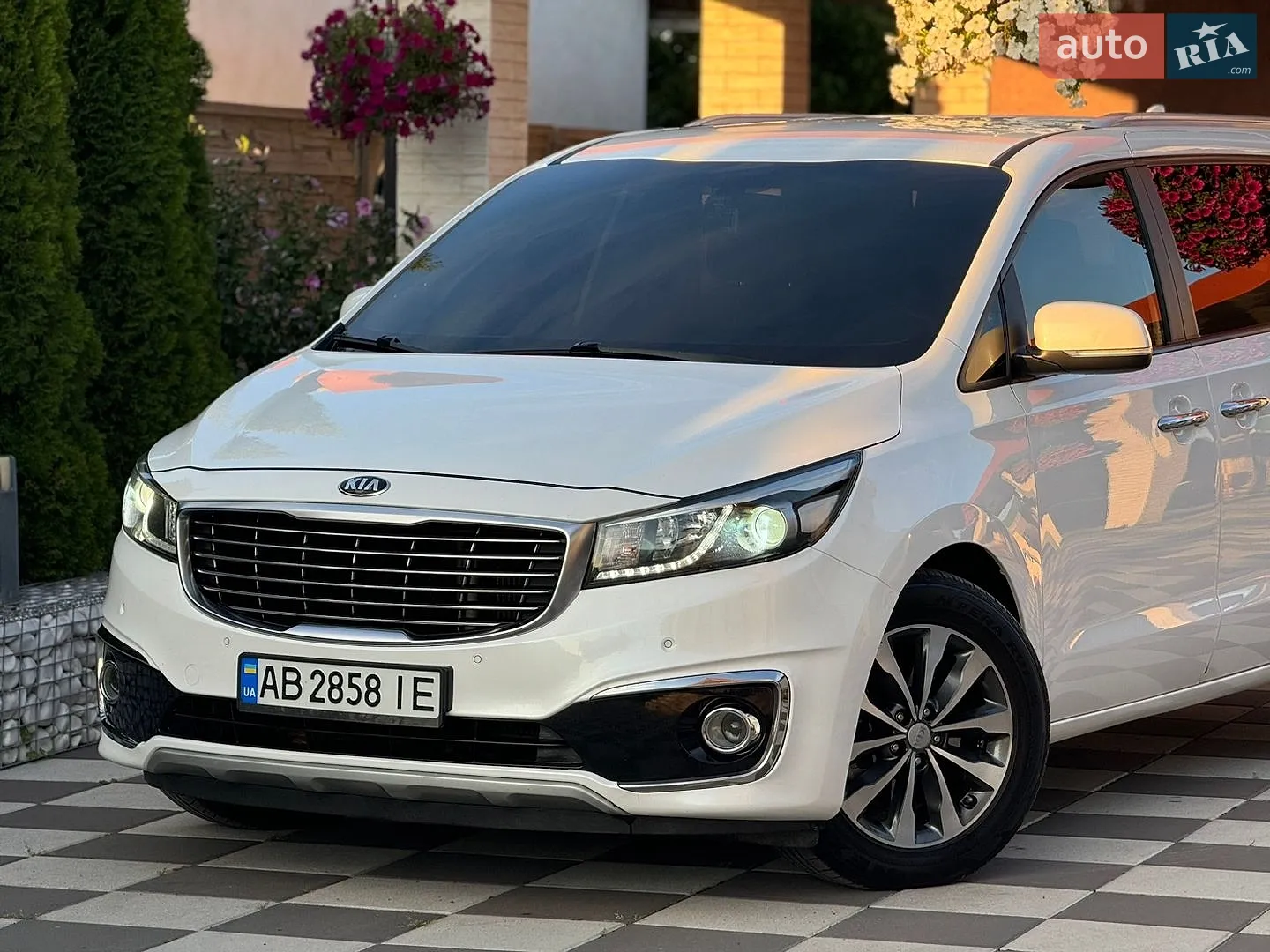 2017 Kia Carnival - мініатюра 3