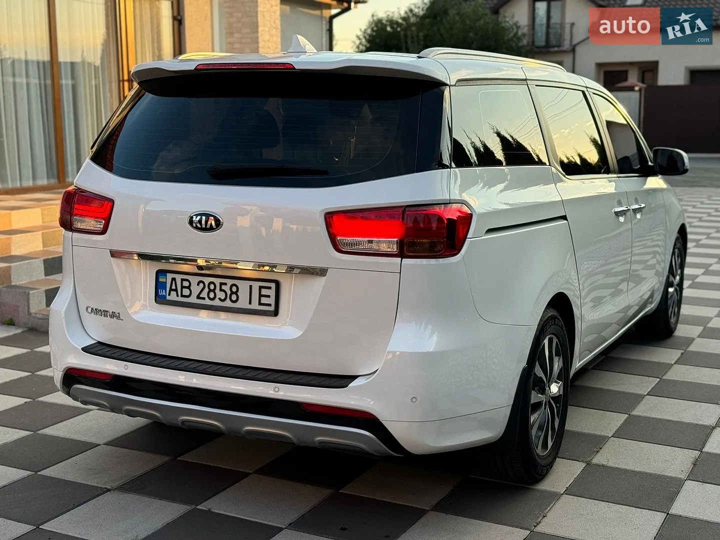 2017 Kia Carnival - мініатюра 7