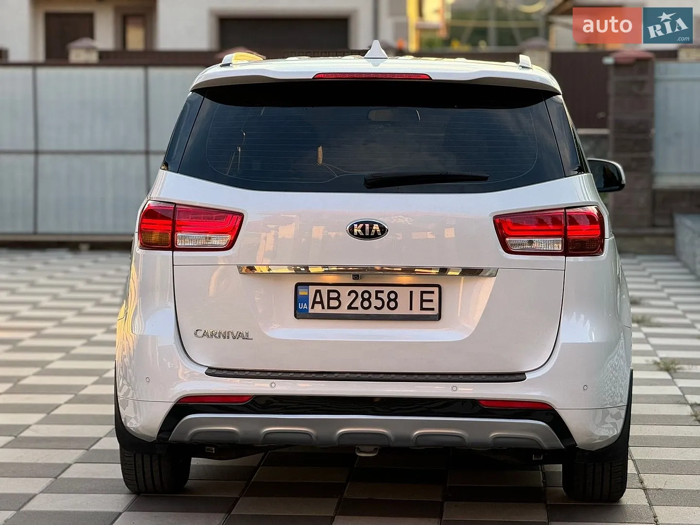 2017 Kia Carnival - мініатюра 8