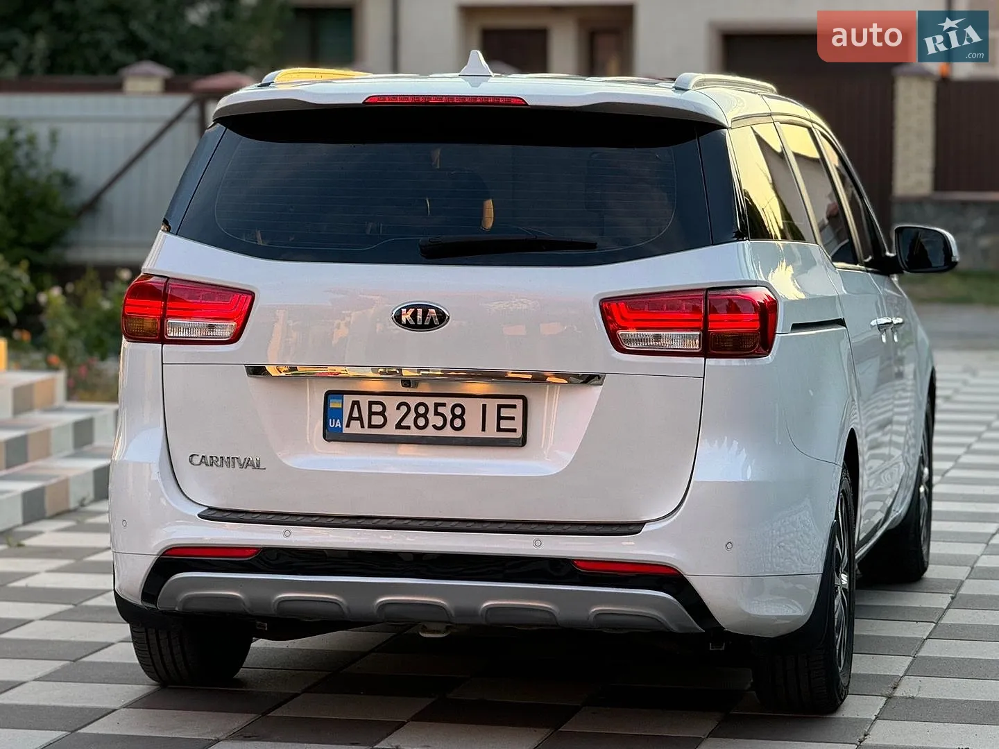 2017 Kia Carnival - мініатюра 9