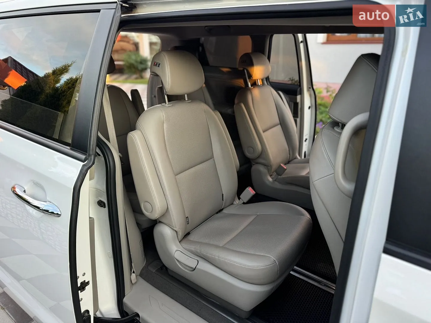 2017 Kia Carnival - мініатюра 11