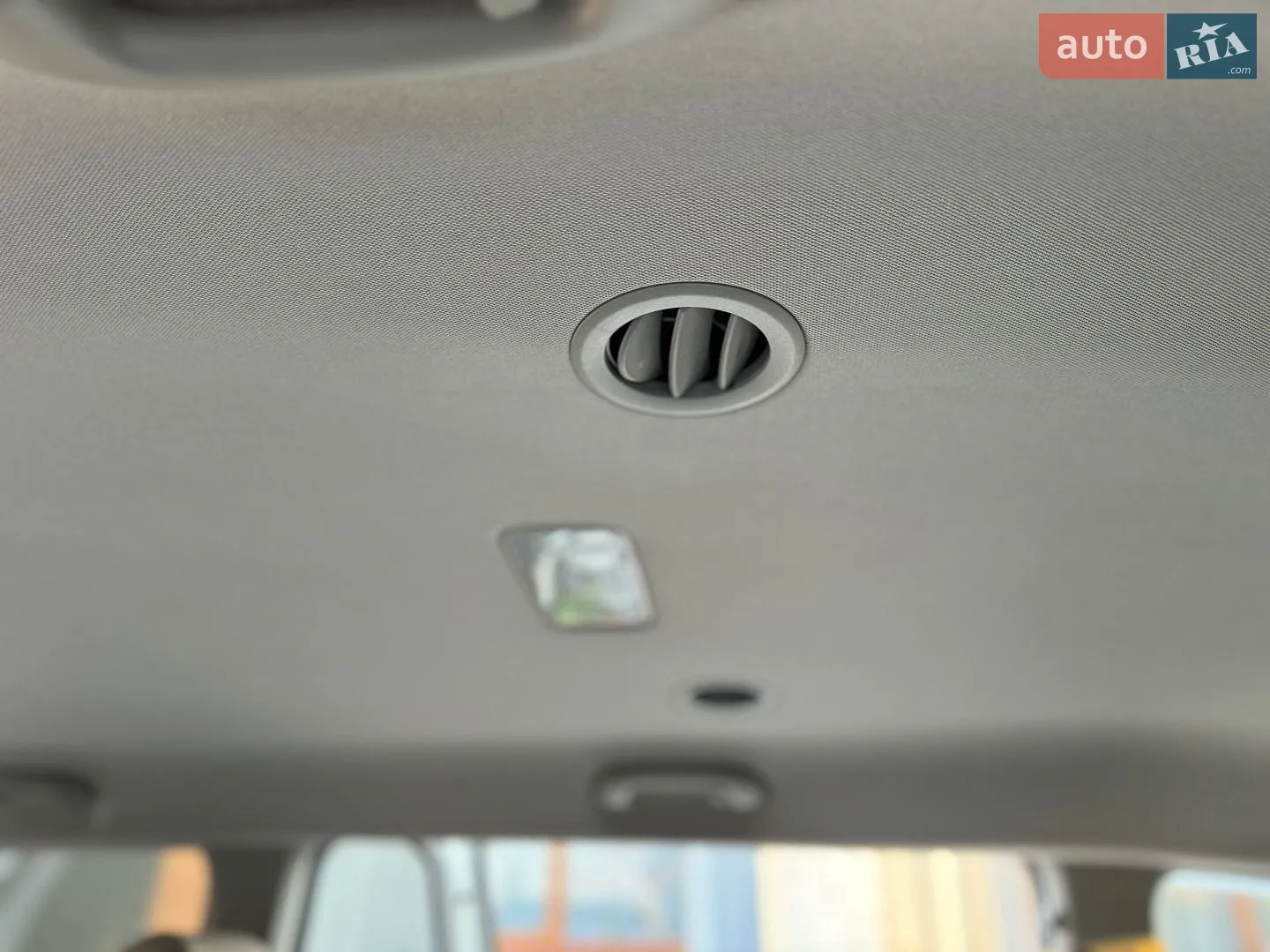 2017 Kia Carnival - мініатюра 13
