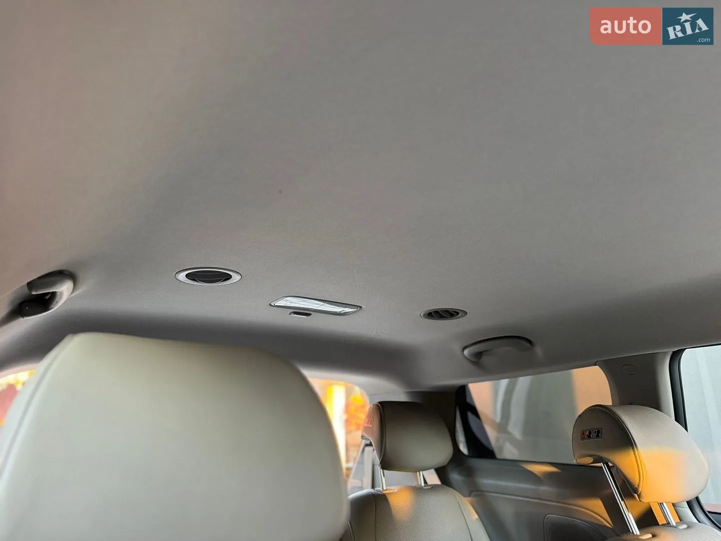 2017 Kia Carnival - мініатюра 14
