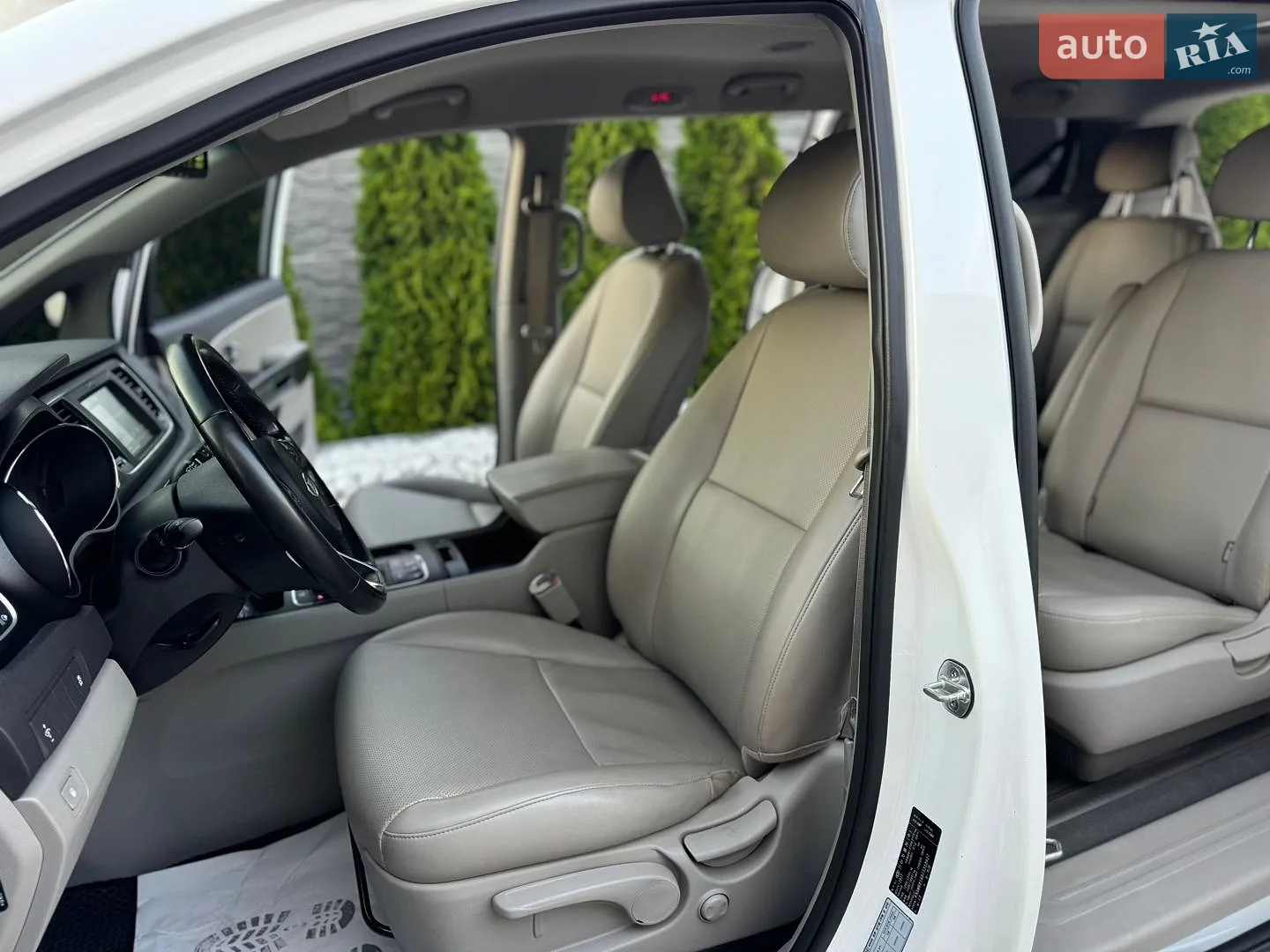 2017 Kia Carnival - мініатюра 22