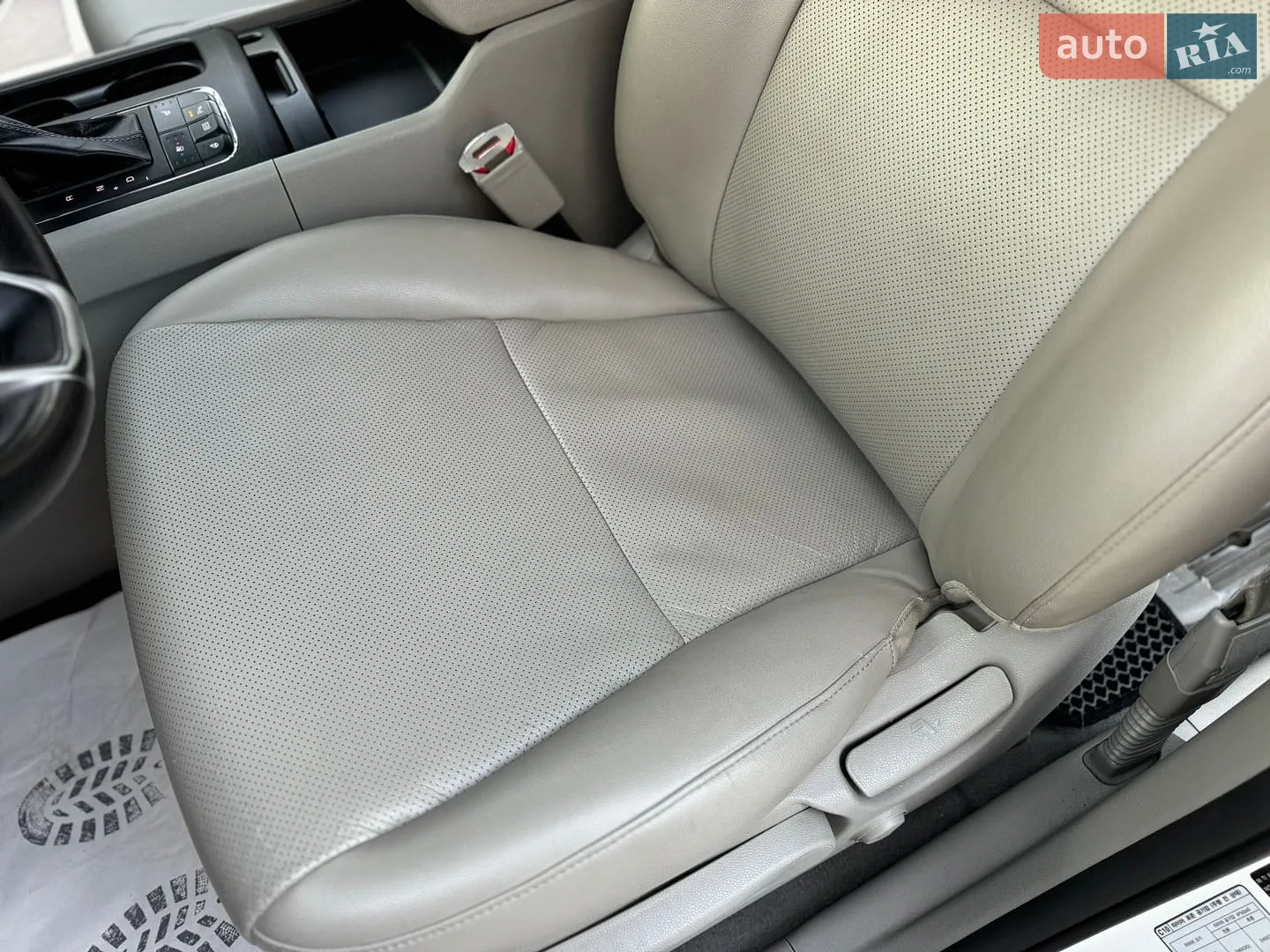 2017 Kia Carnival - мініатюра 23