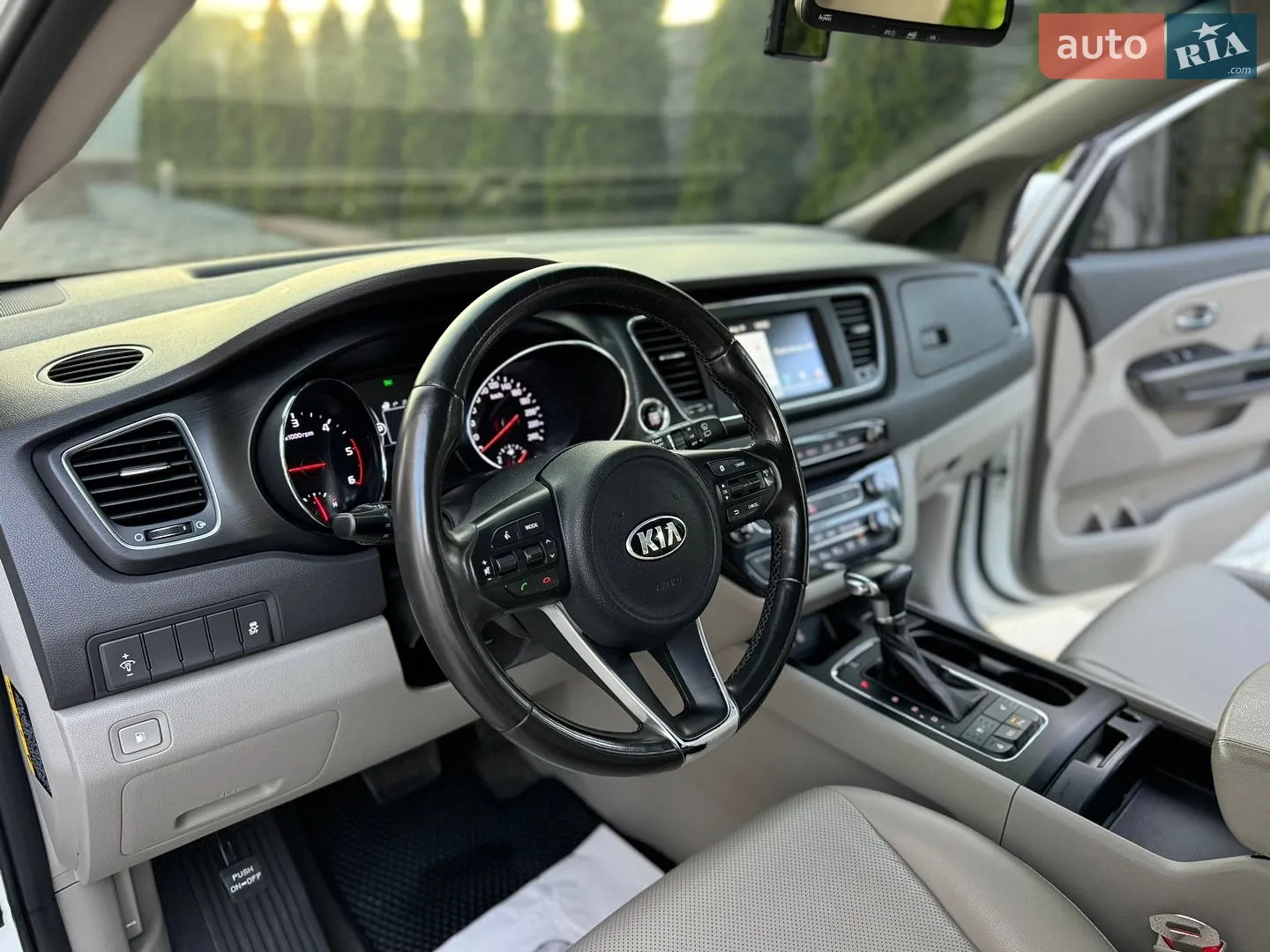 2017 Kia Carnival - мініатюра 25