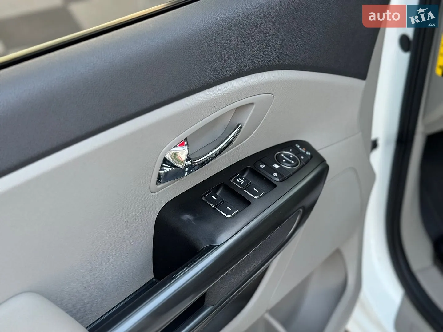 2017 Kia Carnival - мініатюра 27