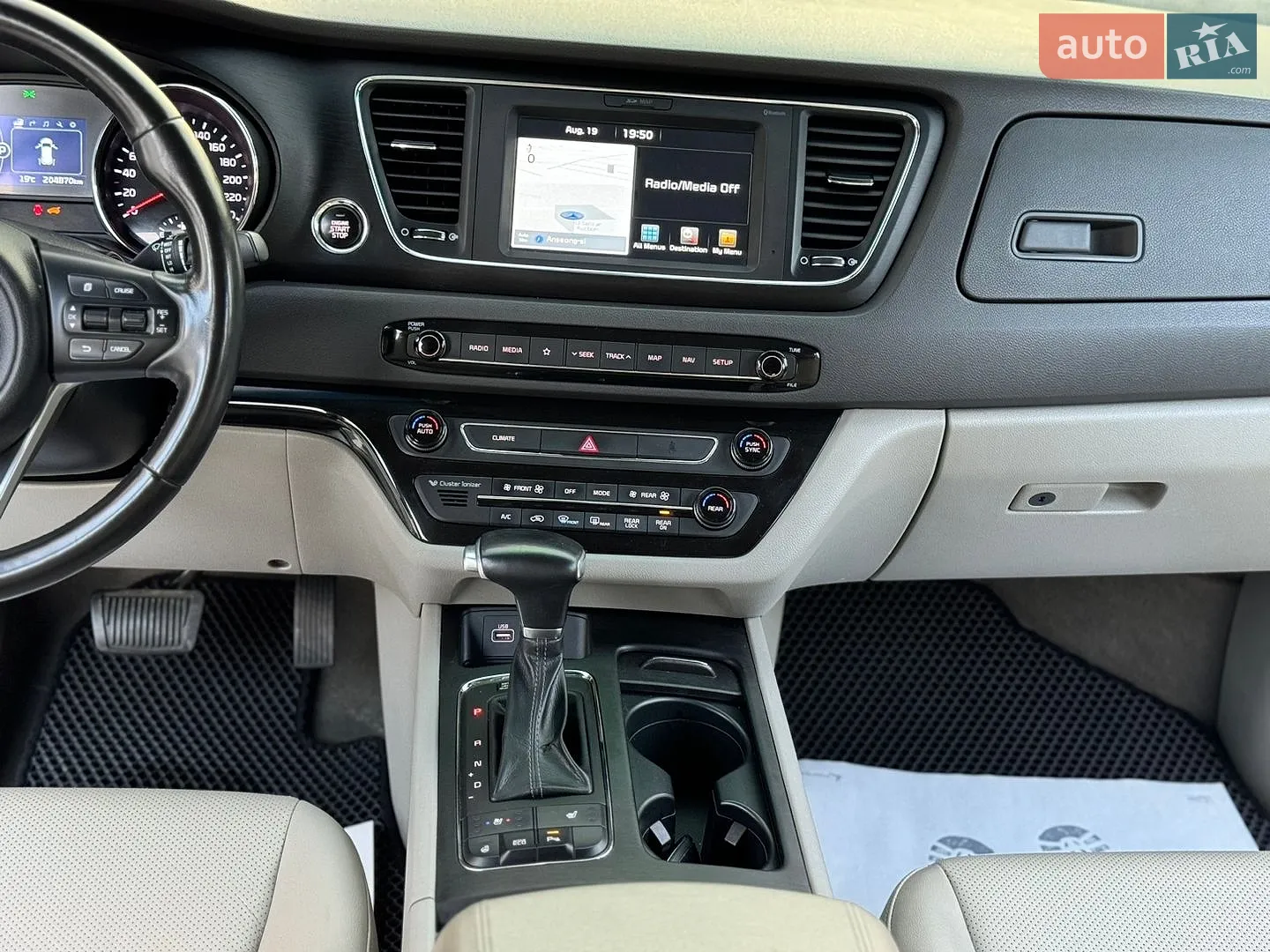 2017 Kia Carnival - мініатюра 29