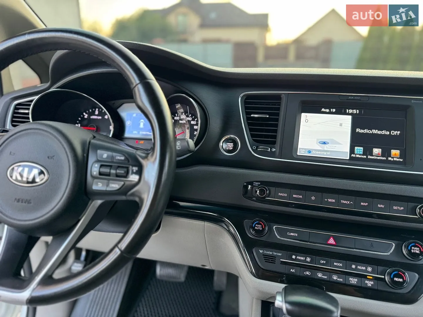 2017 Kia Carnival - мініатюра 33