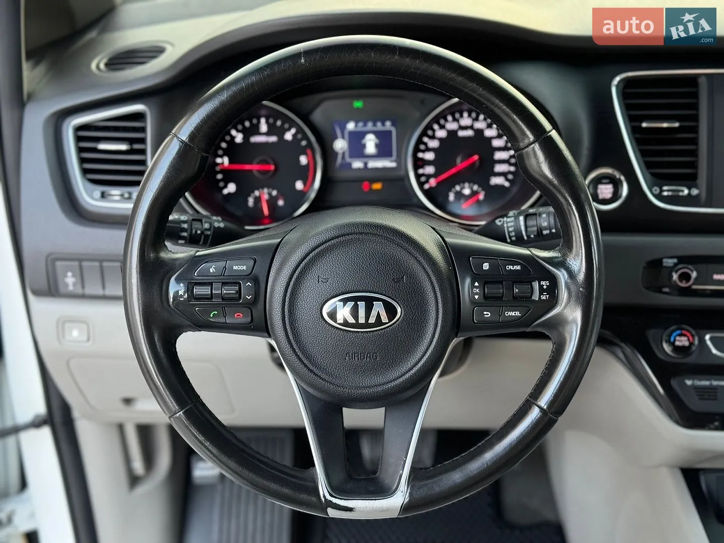 2017 Kia Carnival - мініатюра 34